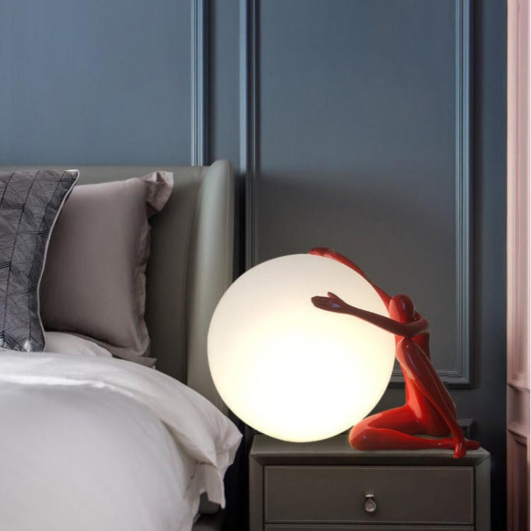 Humanoid Ball Holding Table Lamp M585
