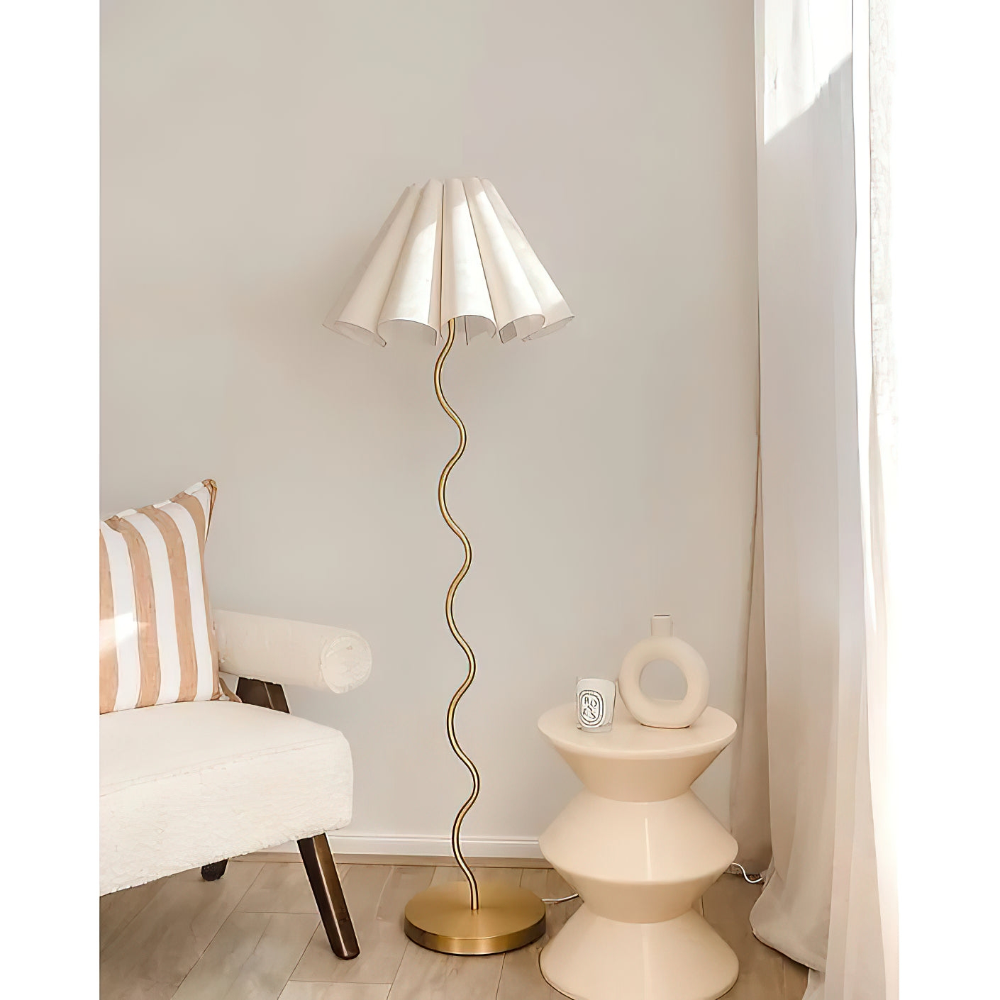 Cora Floor Lamp D705