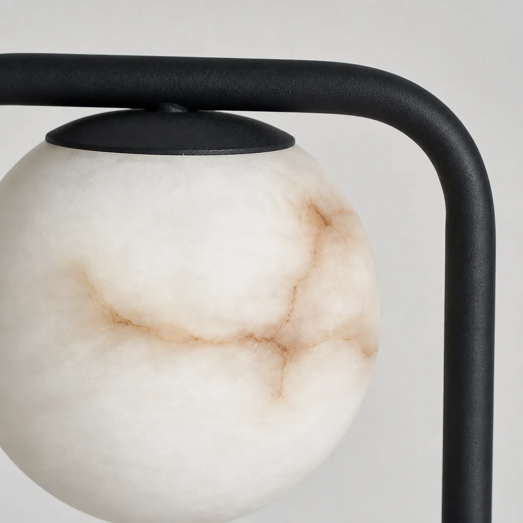 Szczegółowy opis materiału lampy stołowej Tribeca Alabaster i czarnego metalowego wykończenia