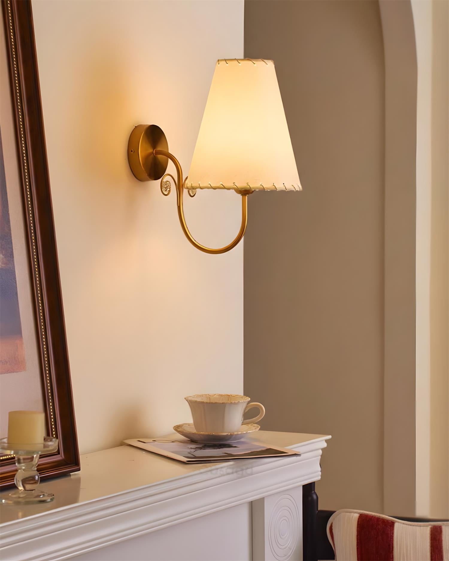 Gentle Bend Wall Lamp D333