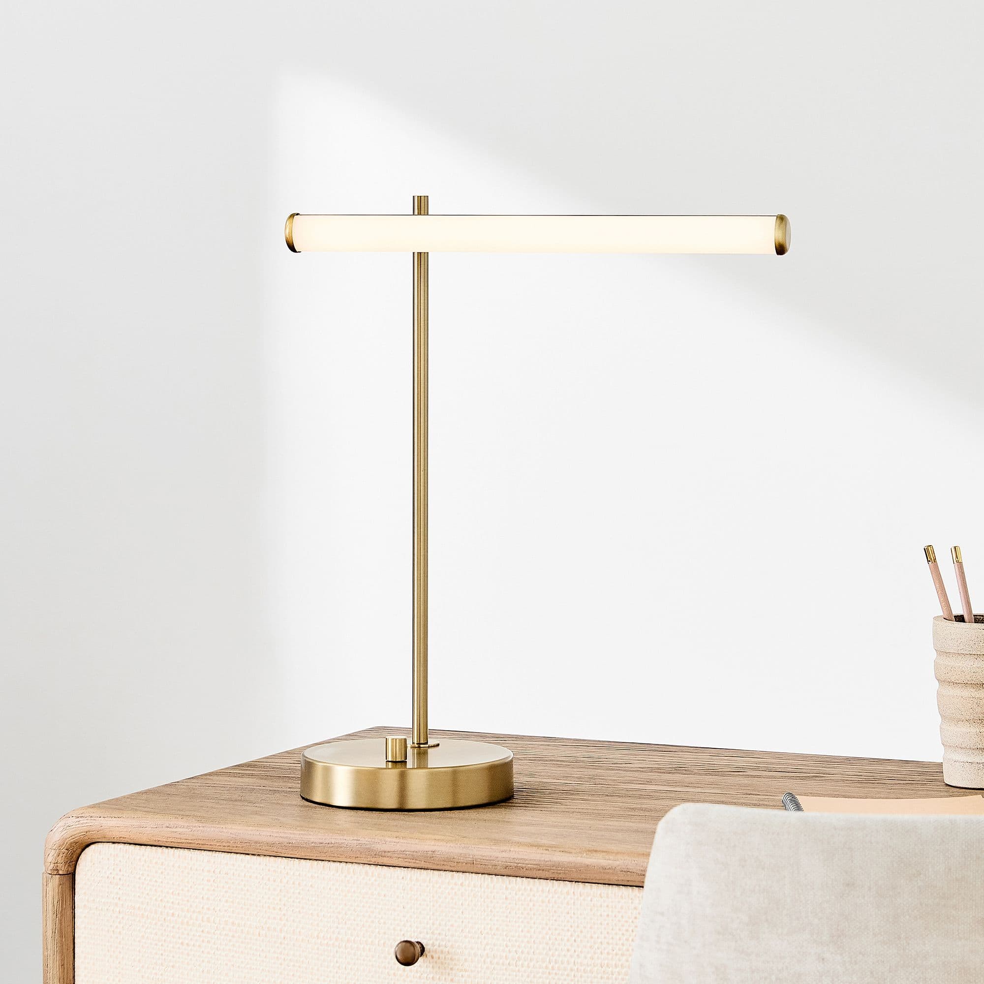 Voro Modern LED USB Table Lamp - Sleek Metal Desk & Bedside Lighting T170