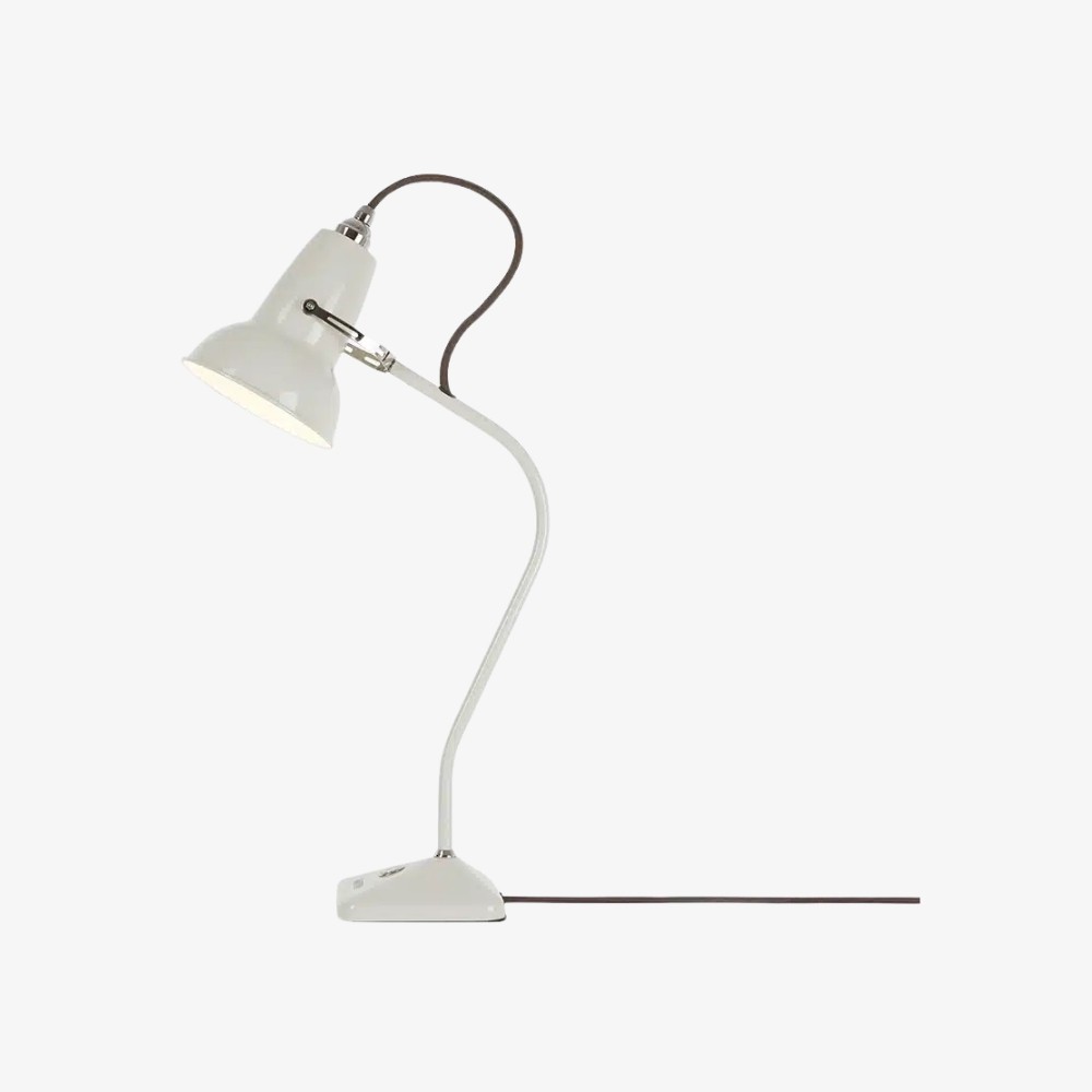 Modryx Mini Table Lamp - Pyramid Base Classic Heritage Design for Home T574