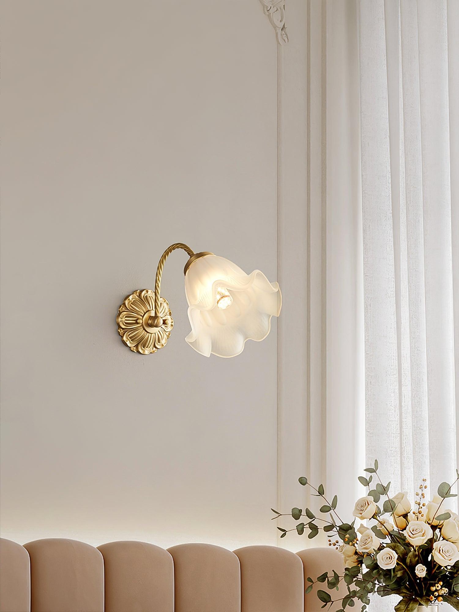 Nordic Modern Retro Elegant Flower Brass Glass Wall Lamp M490