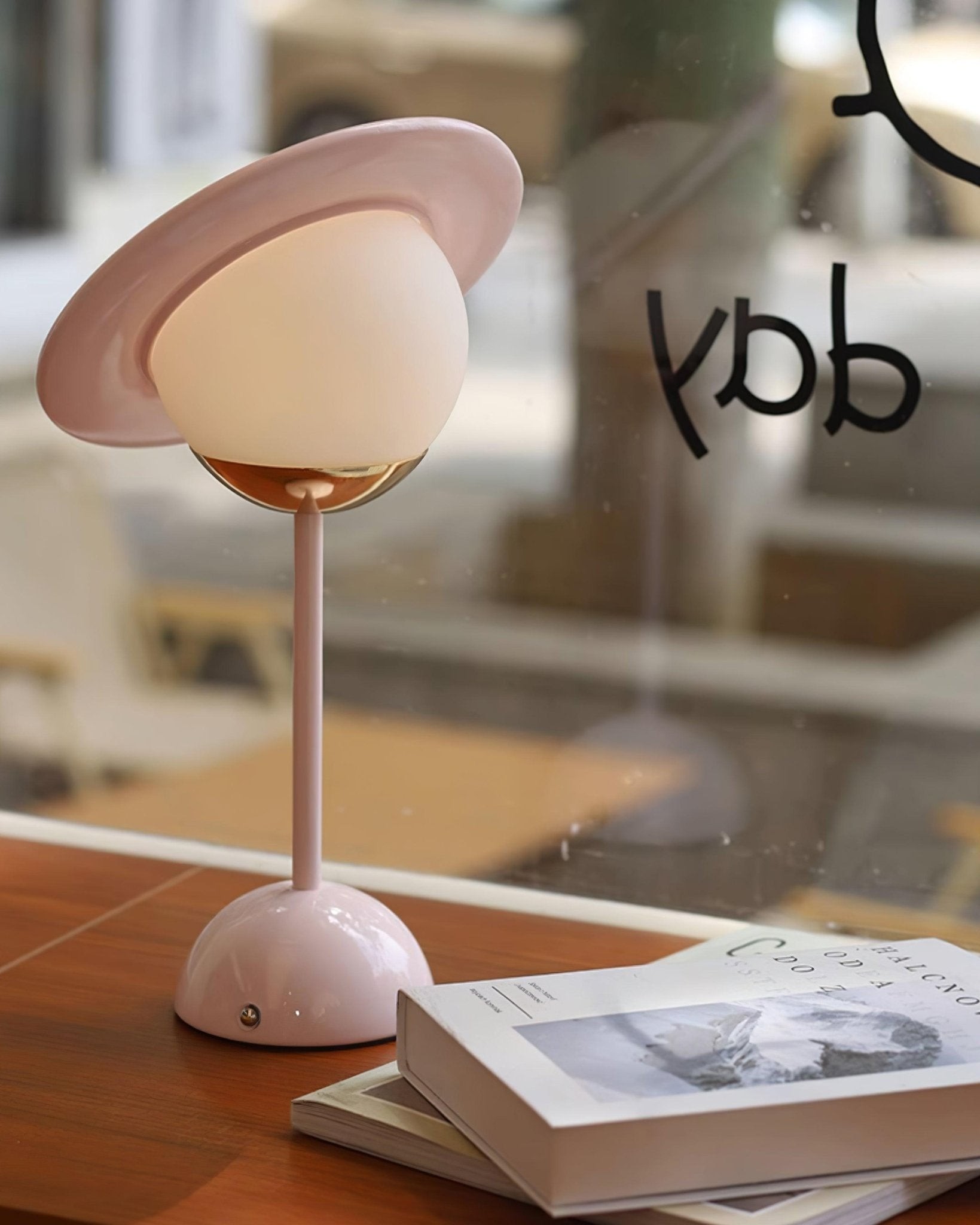 Creative Saturn Planet Table Lamp for Bedroom M518