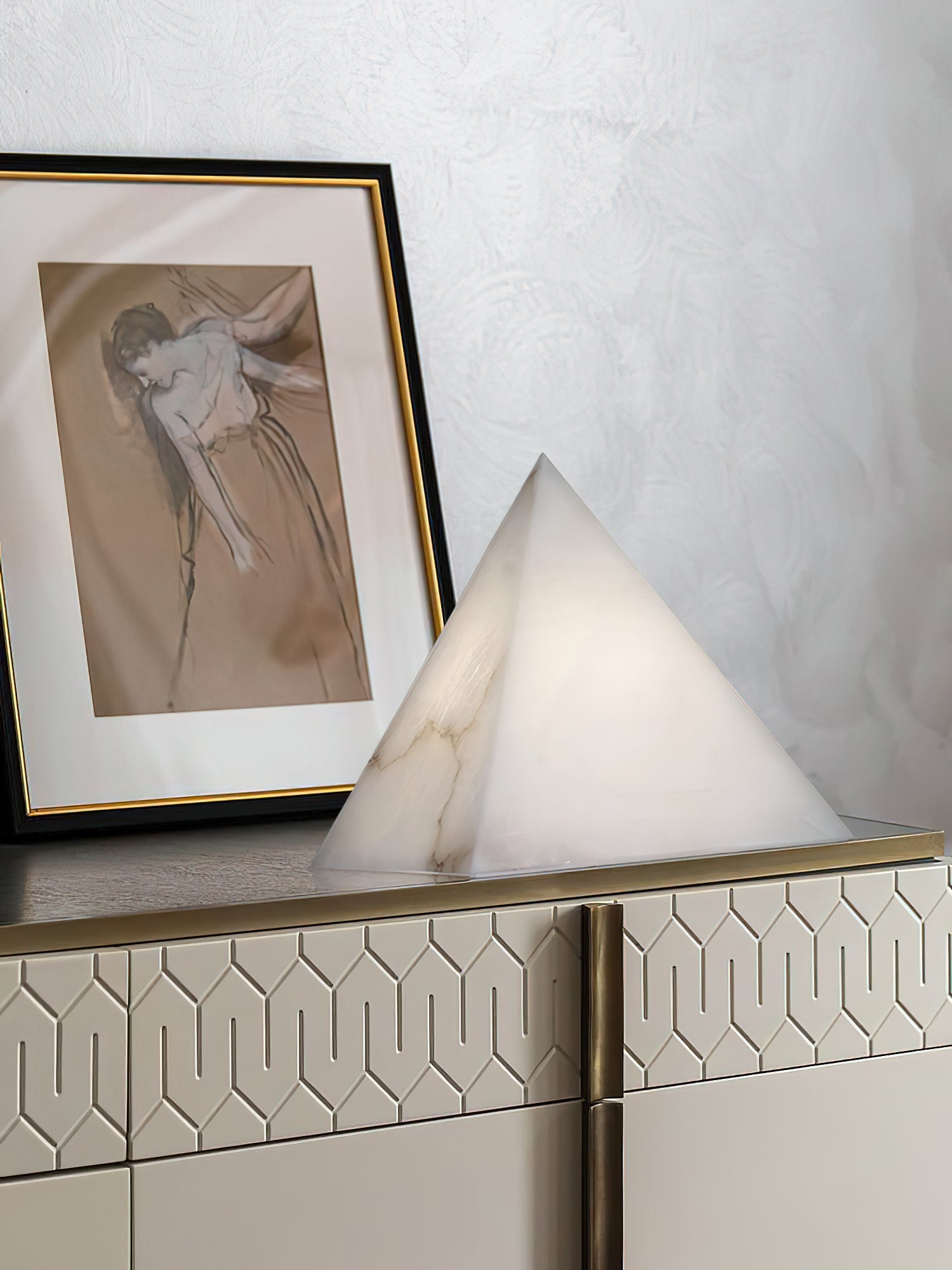 Alabaster Pyramid Table Lamp D428