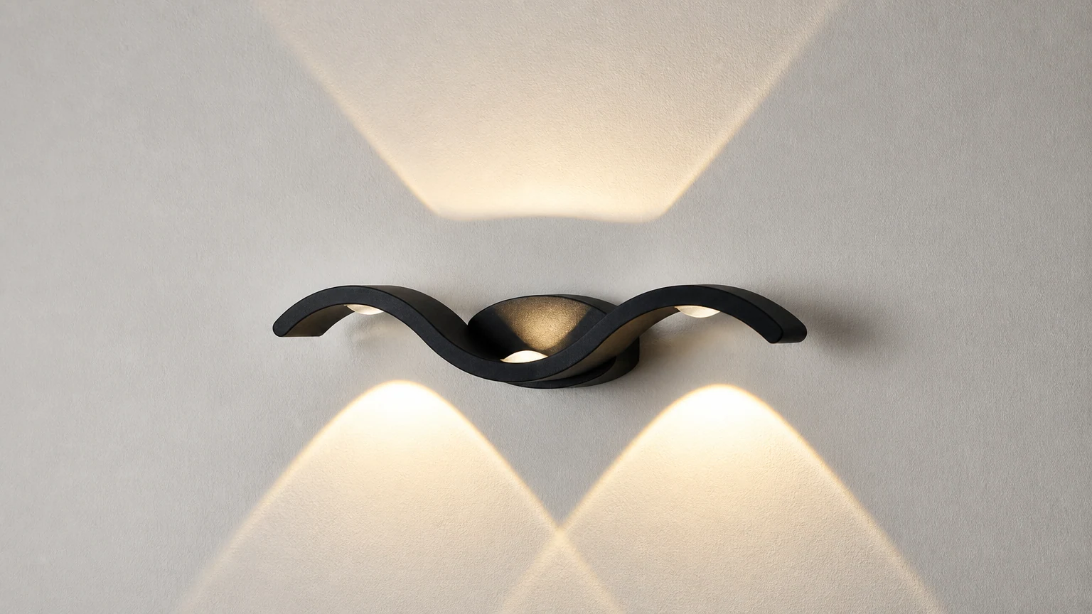 Illuminaire Nowoczesna wodoodporna lampa zewnętrzna IP65 D774 zainstalowana w nowoczesnej scenie ściennej