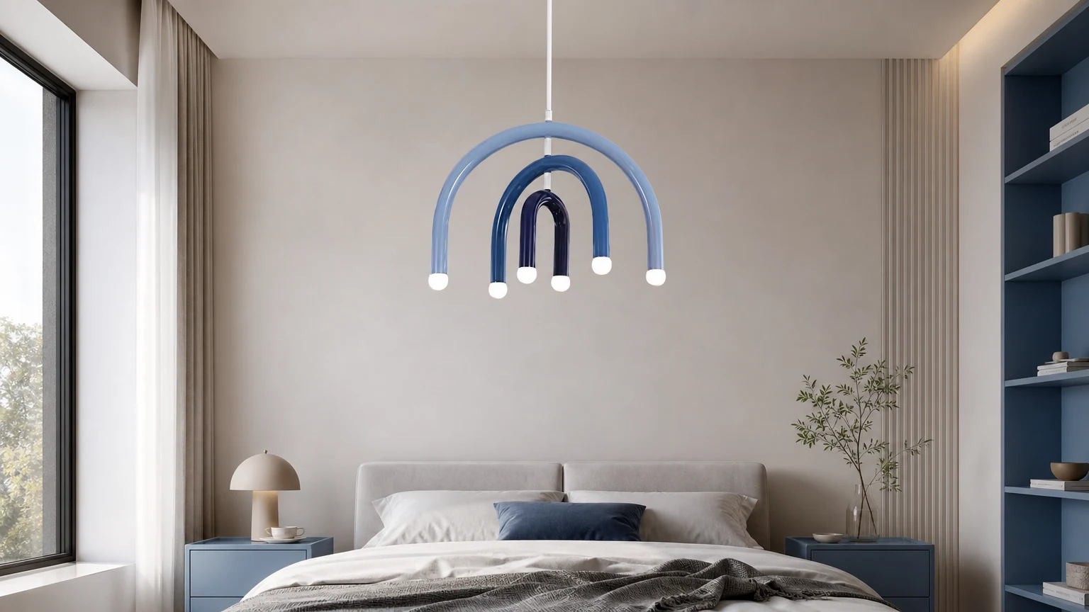 Lampa wisząca Rainbow P054 zainstalowana w jasnym, stylizowanym pomieszczeniu