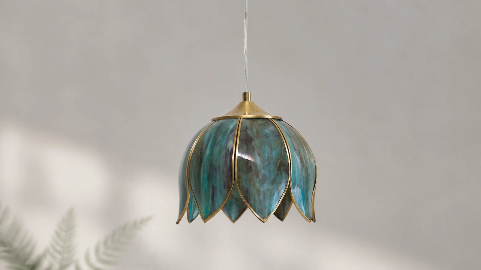 Lampa wisząca Retro Lotos D582 w stonowanym wnętrzu
