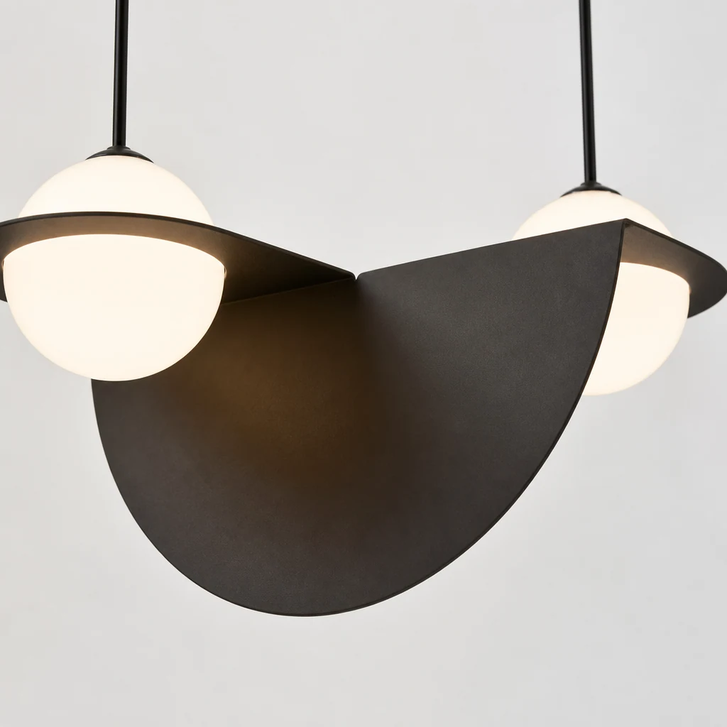 Zbliżenie na teksturę plecionej ceramicznej lampy wiszącej