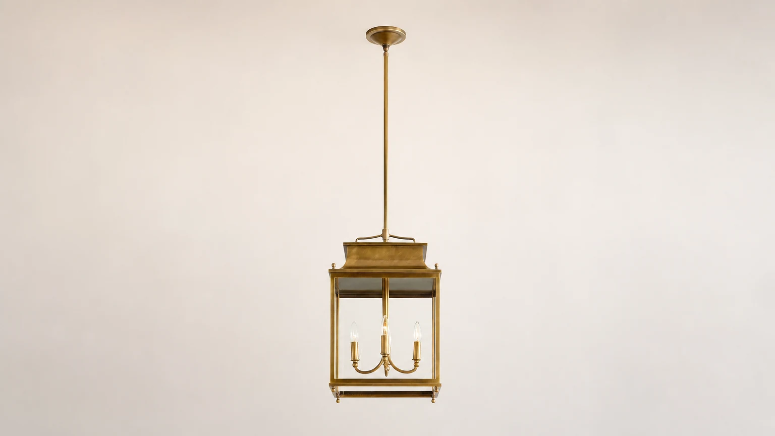 Lampa wisząca Yolvira na zewnątrz w zadaszonej scenerii zewnętrznej