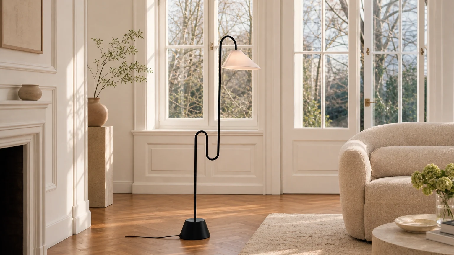 Lampa podłogowa Roattino D459 w poziomej scenie pomieszczenia