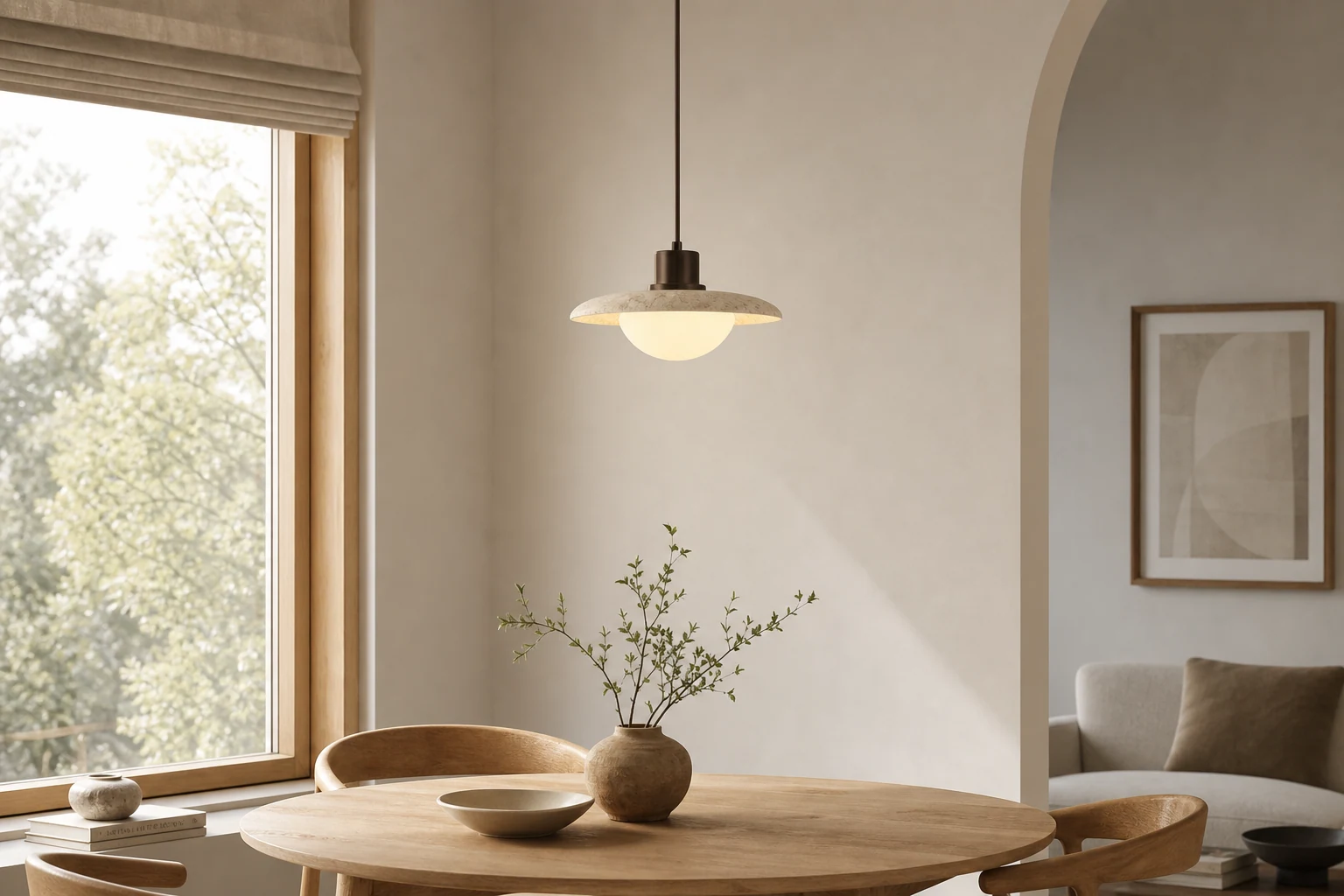 Scena w stylu lifestylowym z trawertynową lampą wiszącą