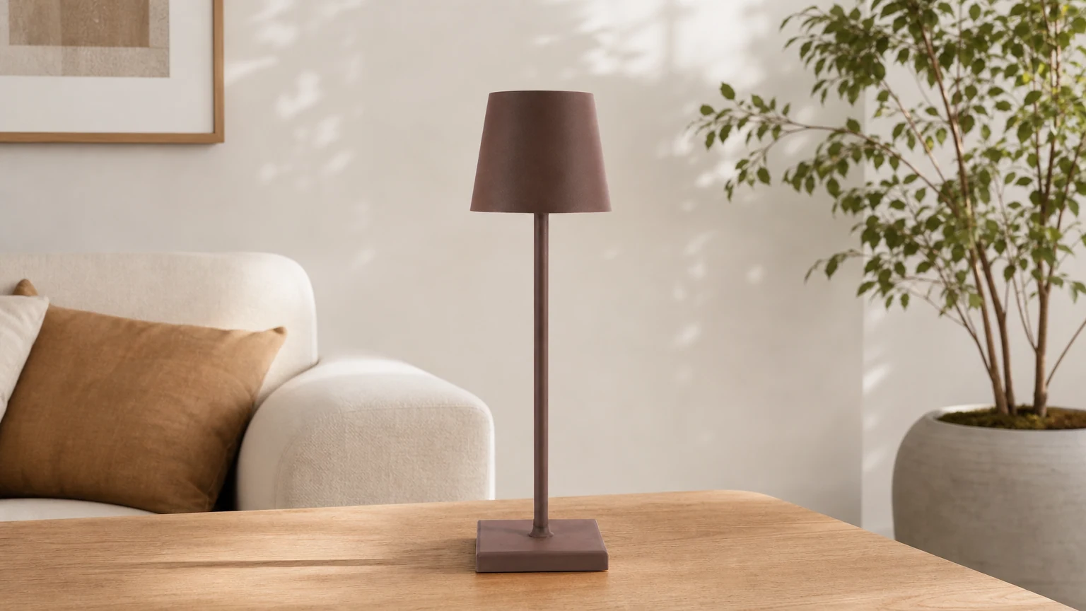 Sladdlös uppladdningsbar LED-bordslampa S11 i en varm bordsmiljö
