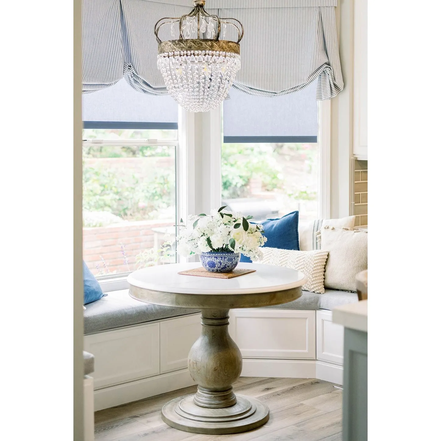 Abella Tear Drop Chandelier D517
