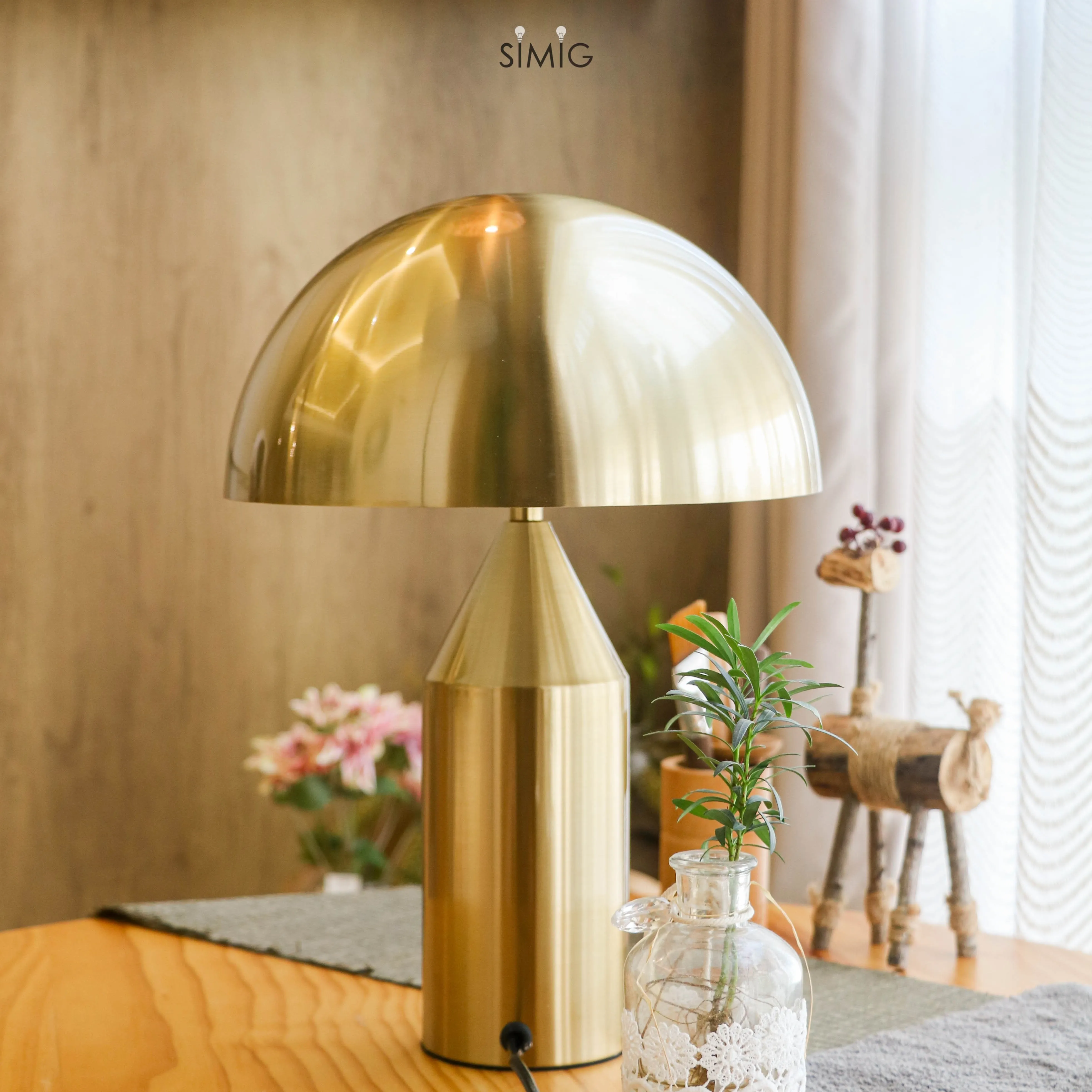Modern Mushroom Metal Table Lamp for Bedroom