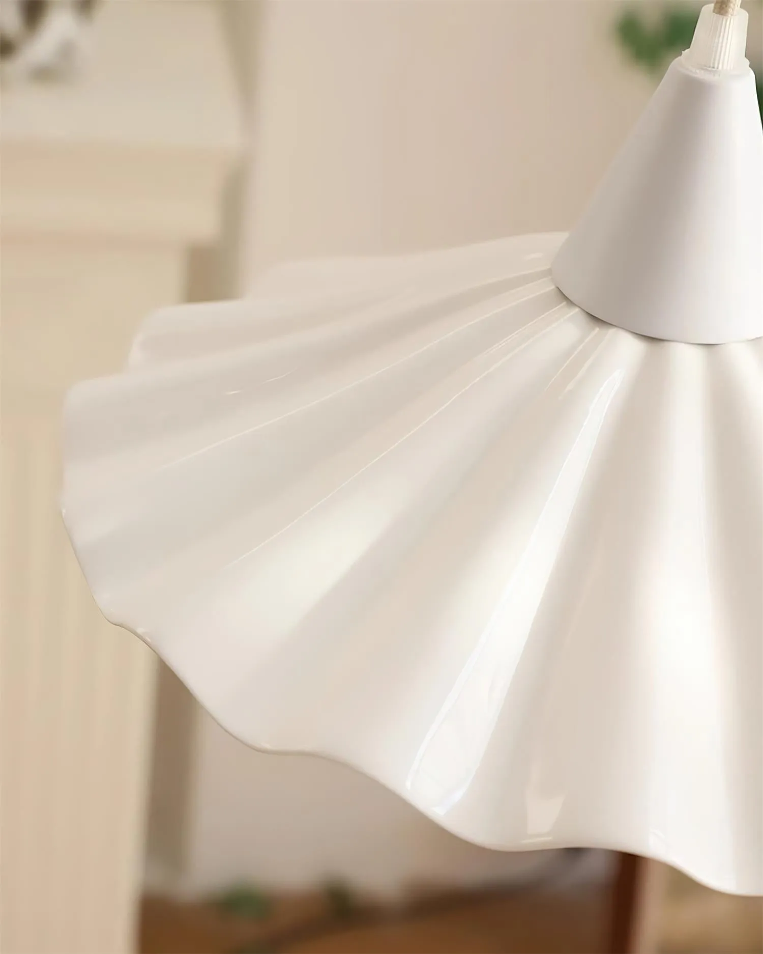Ruffles Pendant Lamp P016