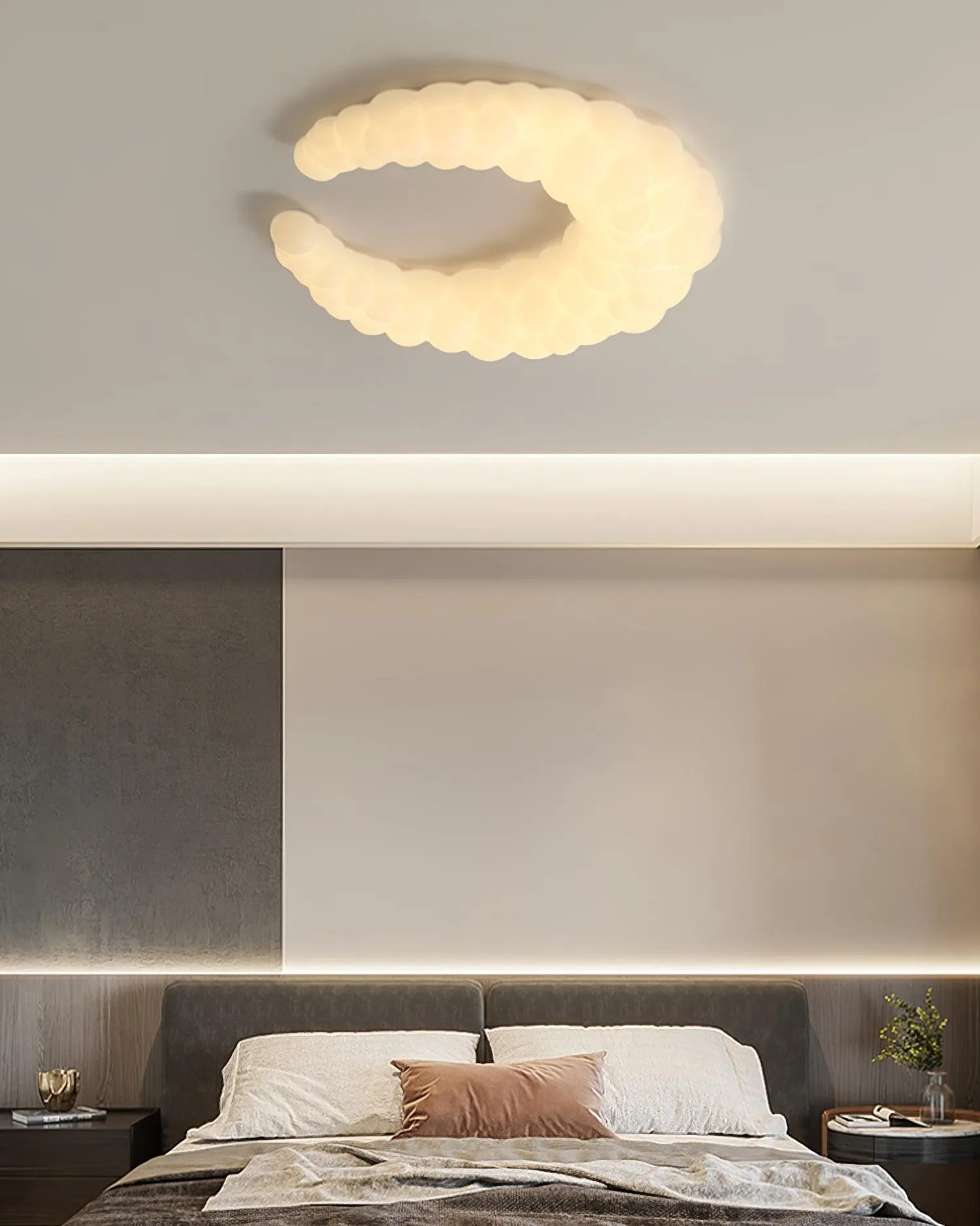 Cream Style Moon Ceiling Lamp M580