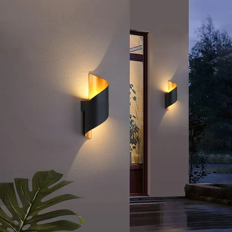 Modern Curl Twisted LED Wall Light M137