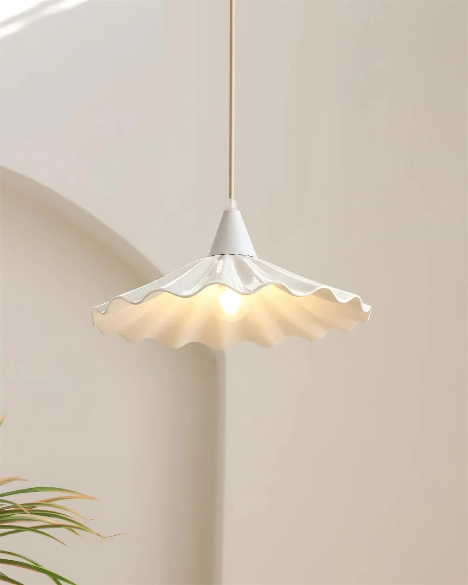 Ruffles Pendant Lamp P016