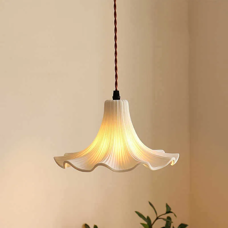 Petalis Charm French Petal Ceramic Pendant Light D953
