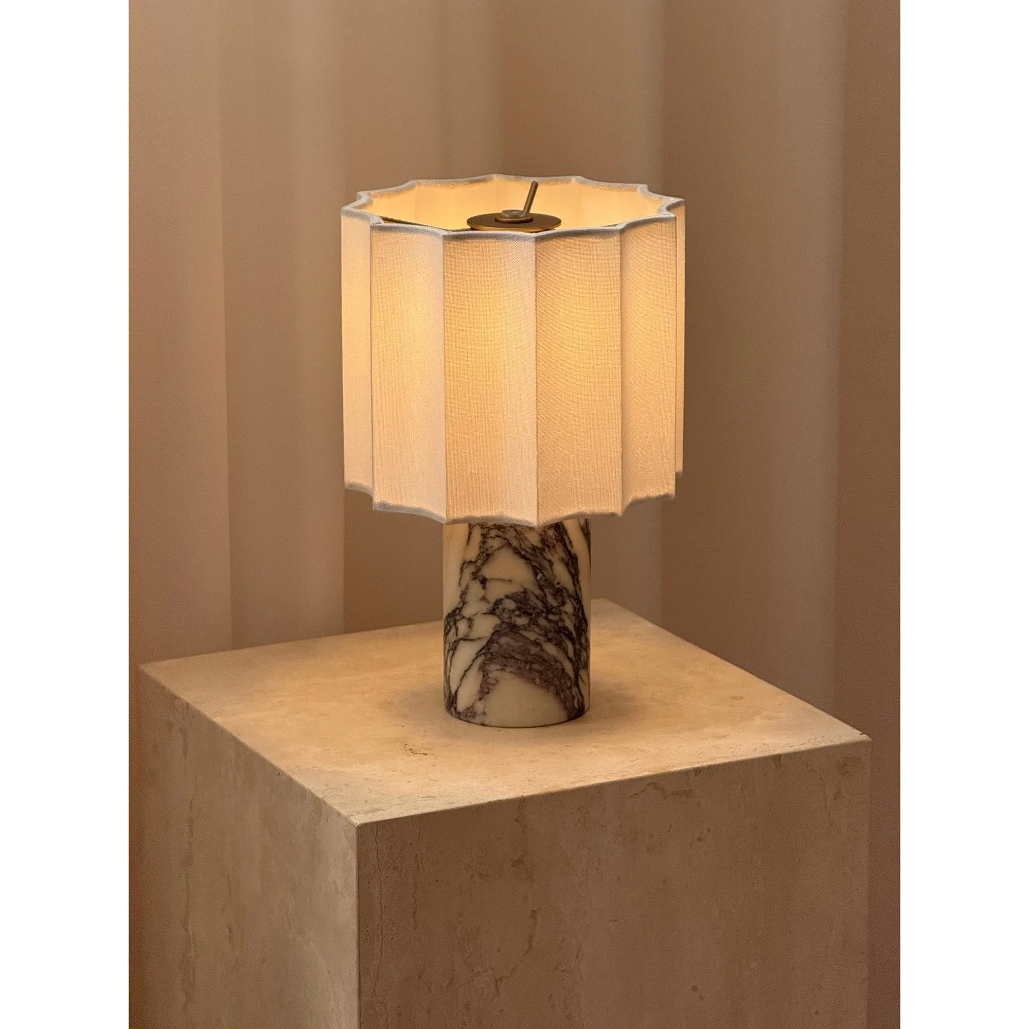 Valli Table Lamp D668