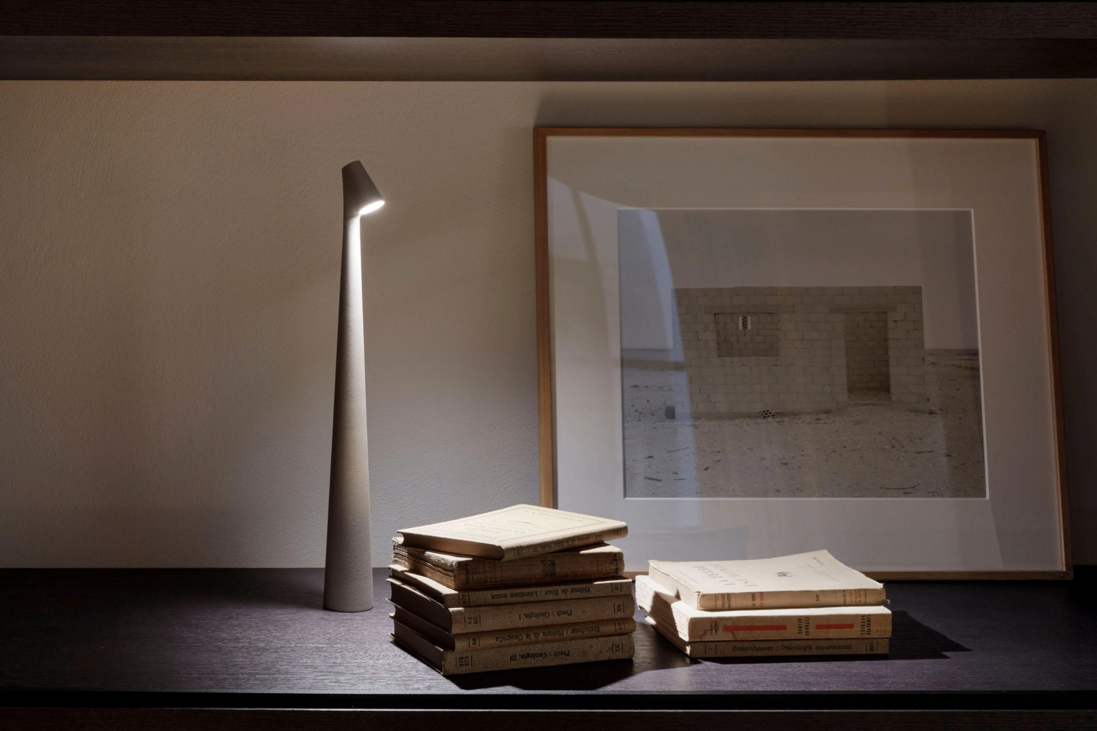 Creative Tall Portable Table Lamp M497