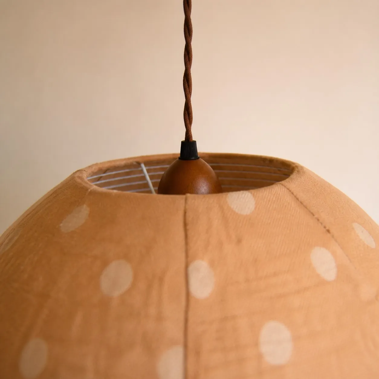 Close view of shade frame and top fitting