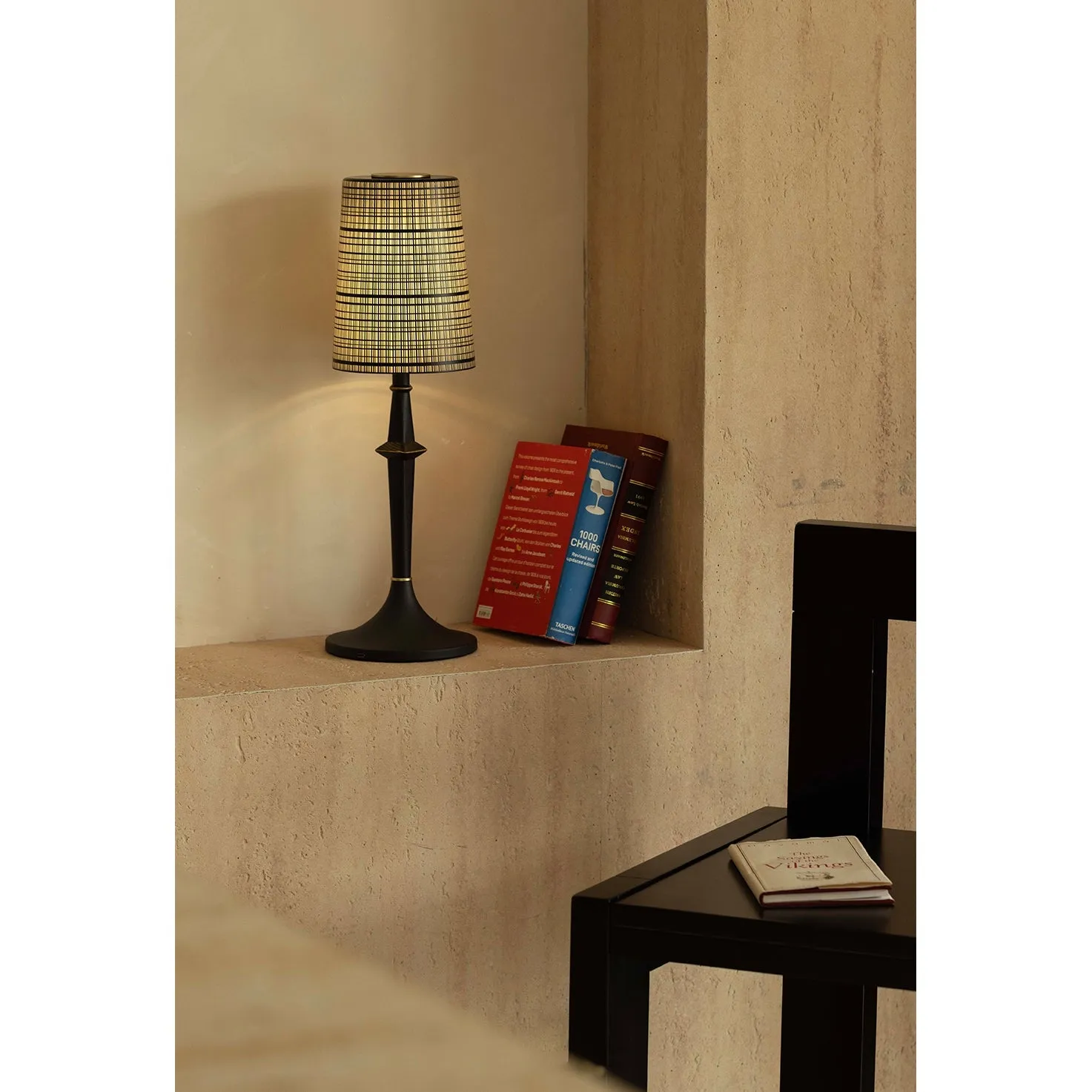 Devon Black Table Lamp D709