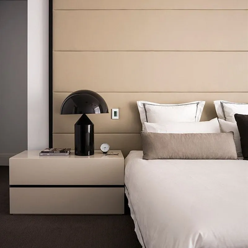 Modern Mushroom Metal Table Lamp for Bedroom