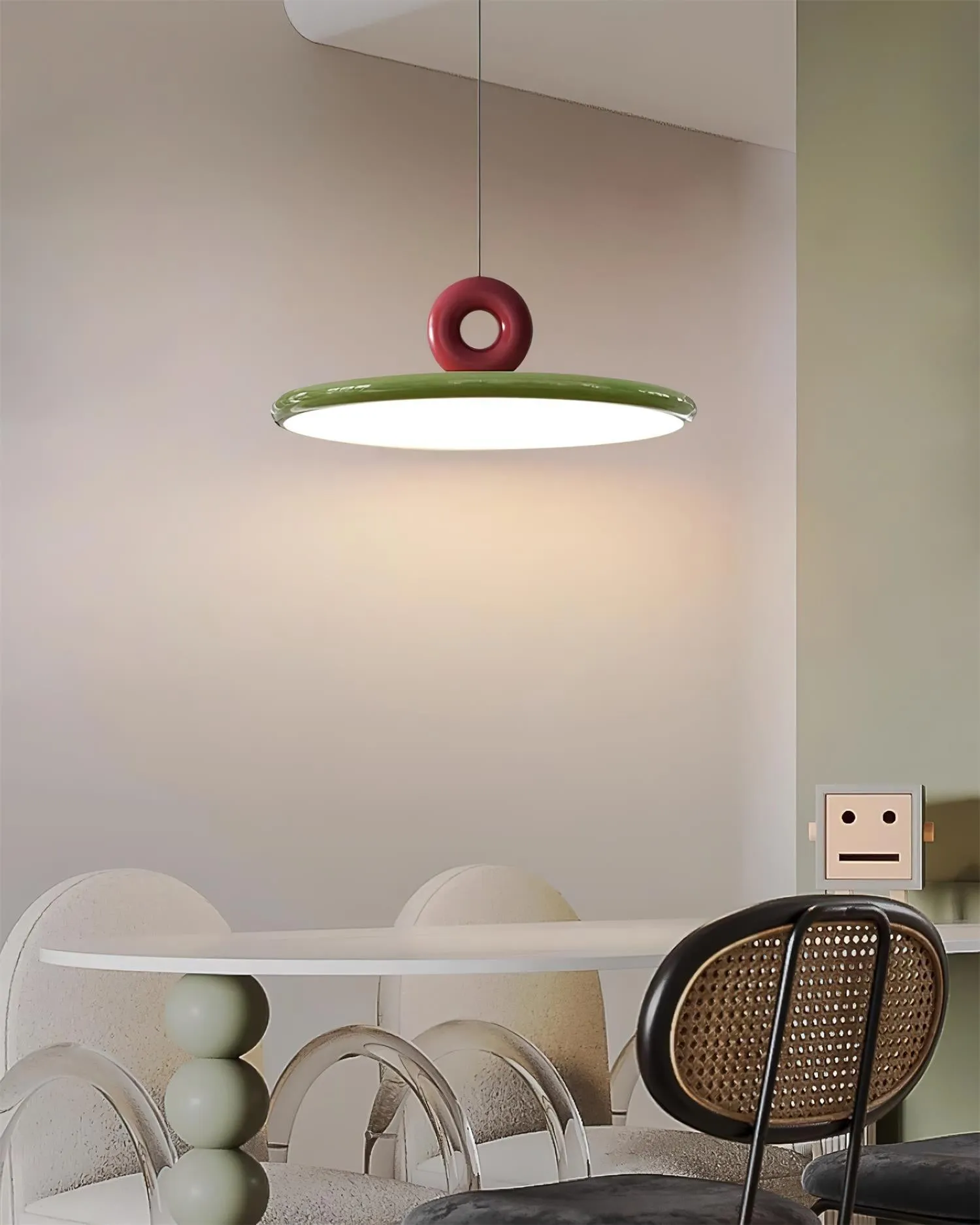 Cream Style Vertical Flying Saucer Pendant Lamp M269