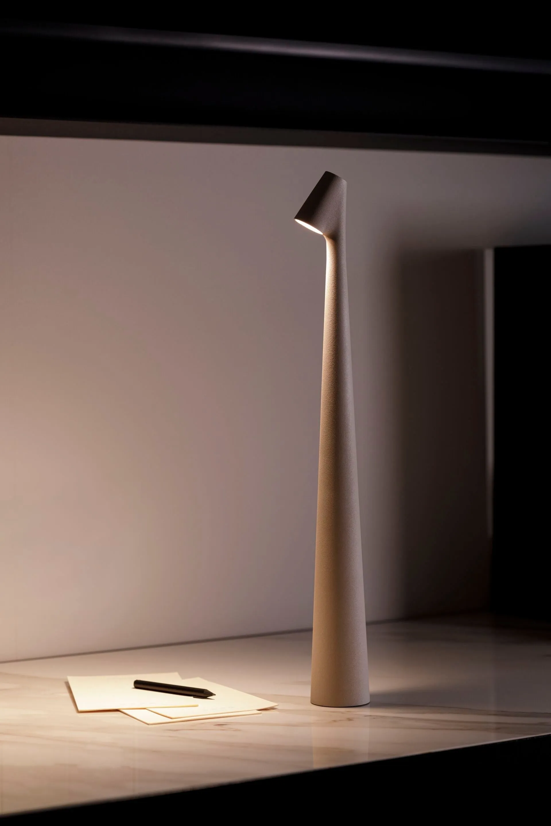 Creative Tall Portable Table Lamp M497