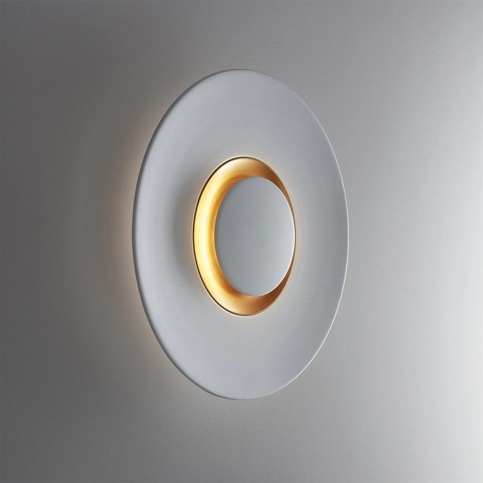 Round Simple Style Wall Light P009