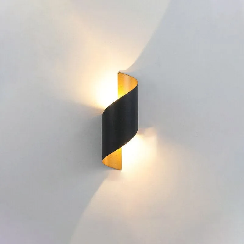 Modern Curl Twisted LED Wall Light M137