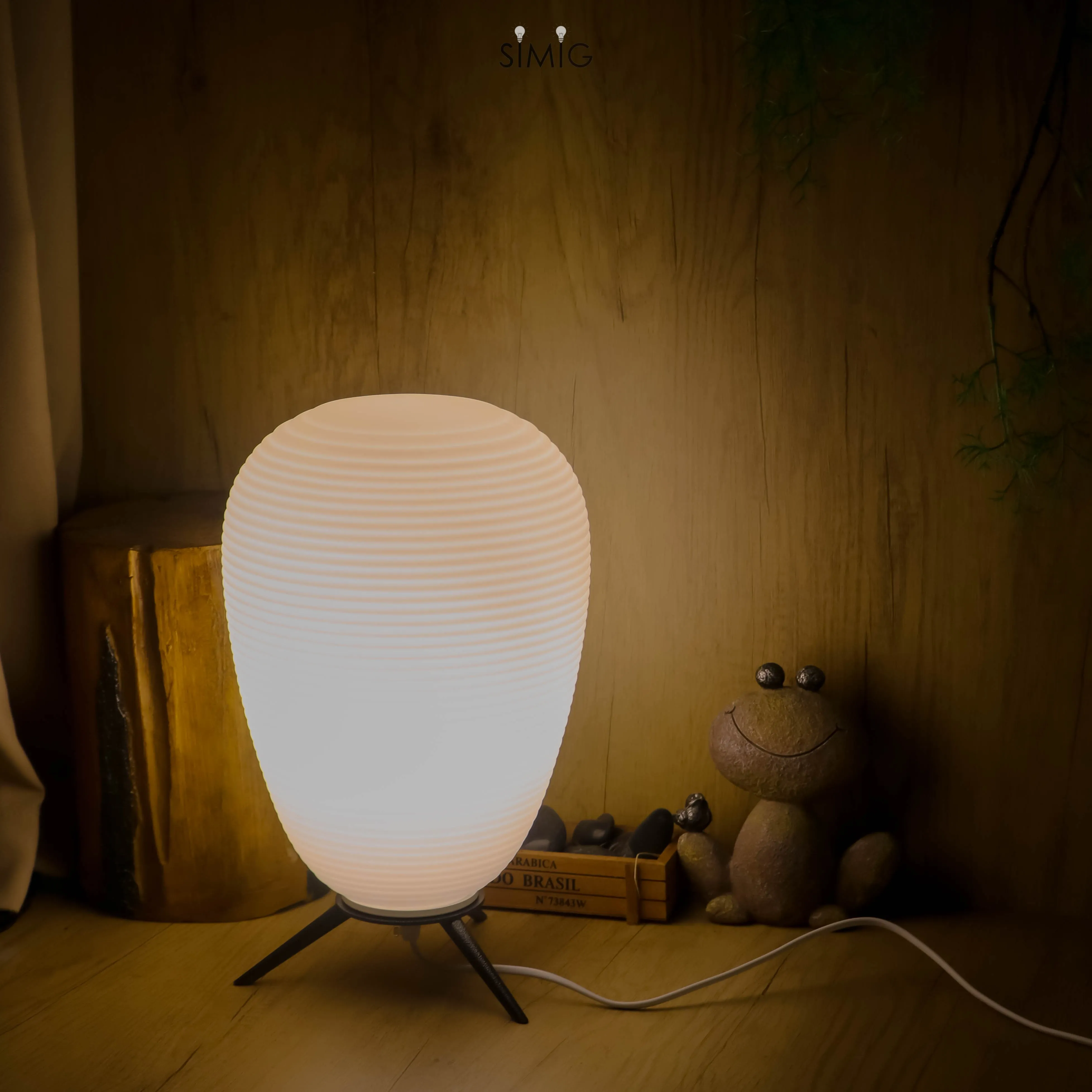 White Tripod Table Lamp for Bedroom S37