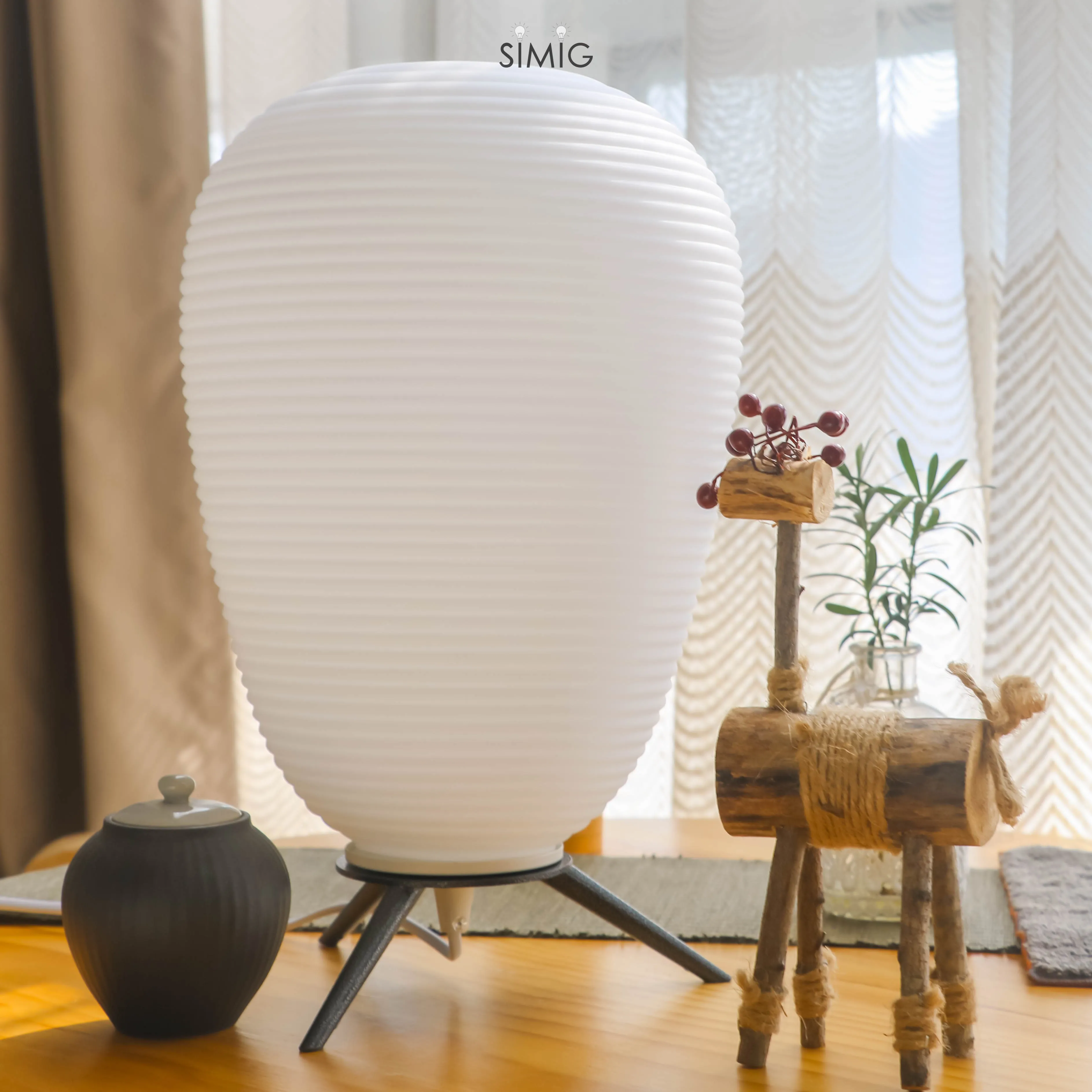 White Tripod Table Lamp for Bedroom S37