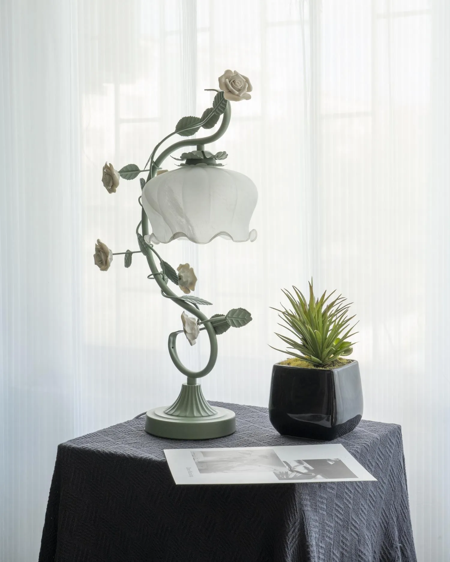 Green Pink White Rose Flower Table Lamp M209