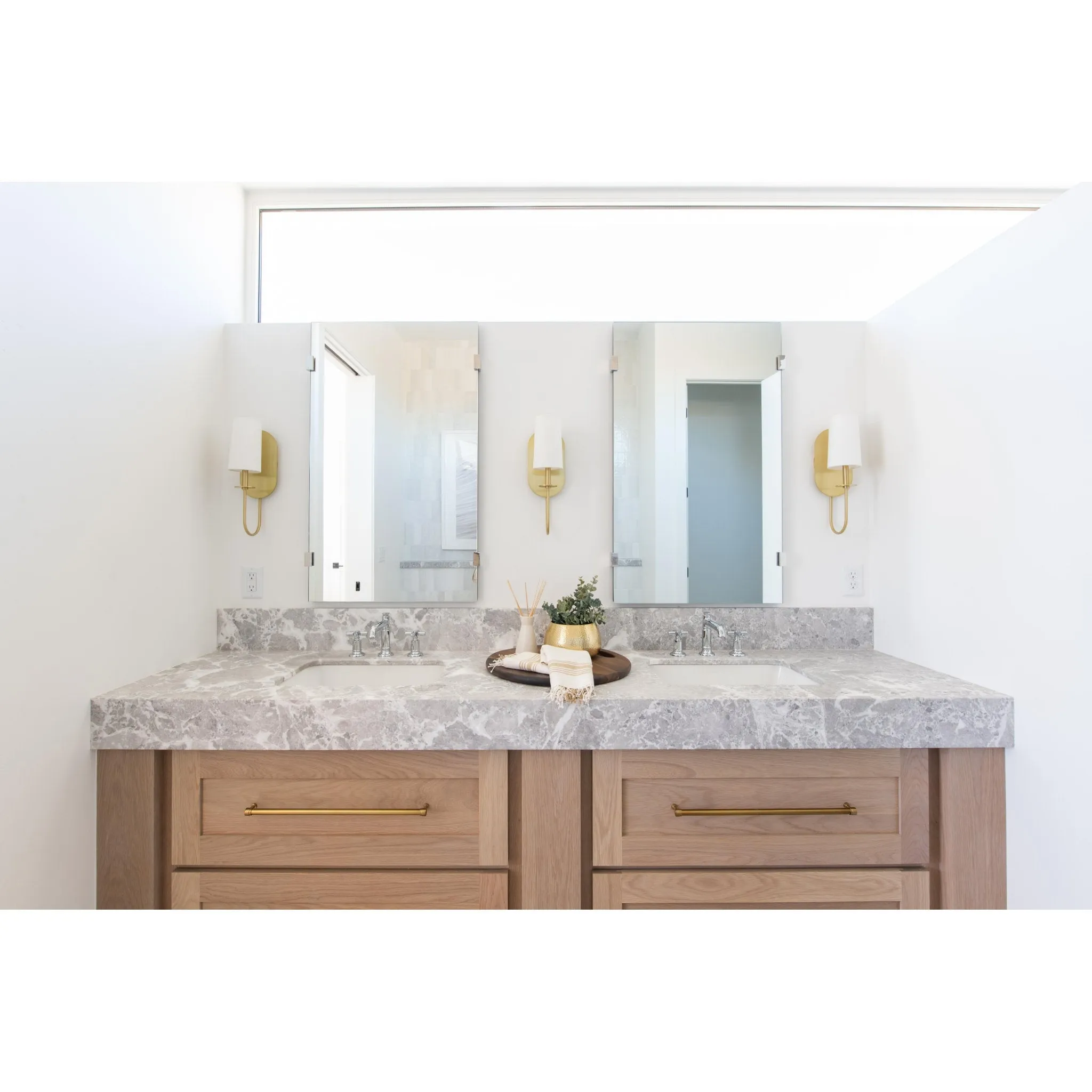 Lara Wall Lamp D599