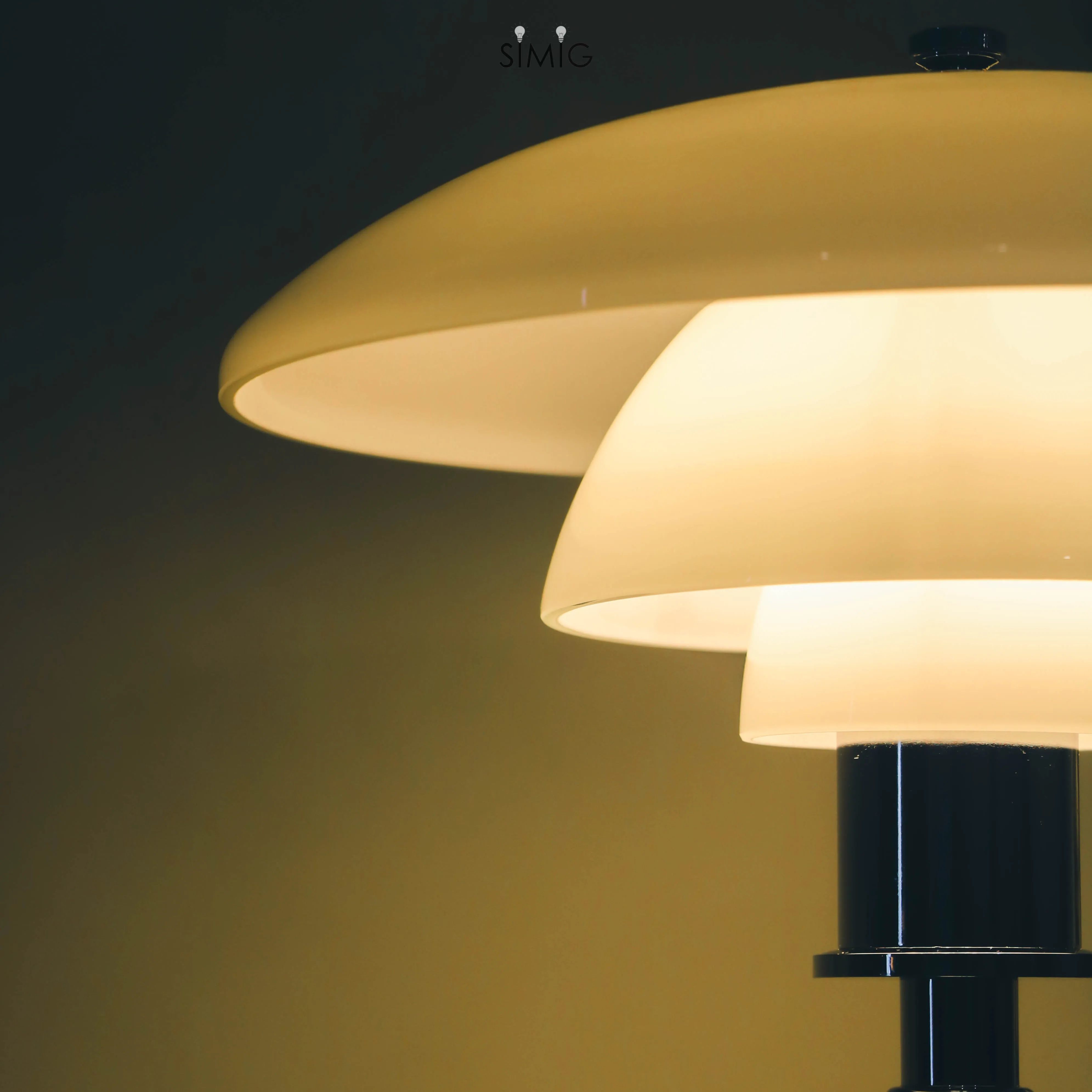 Danish Disc Multilayer Metal Table Lamp