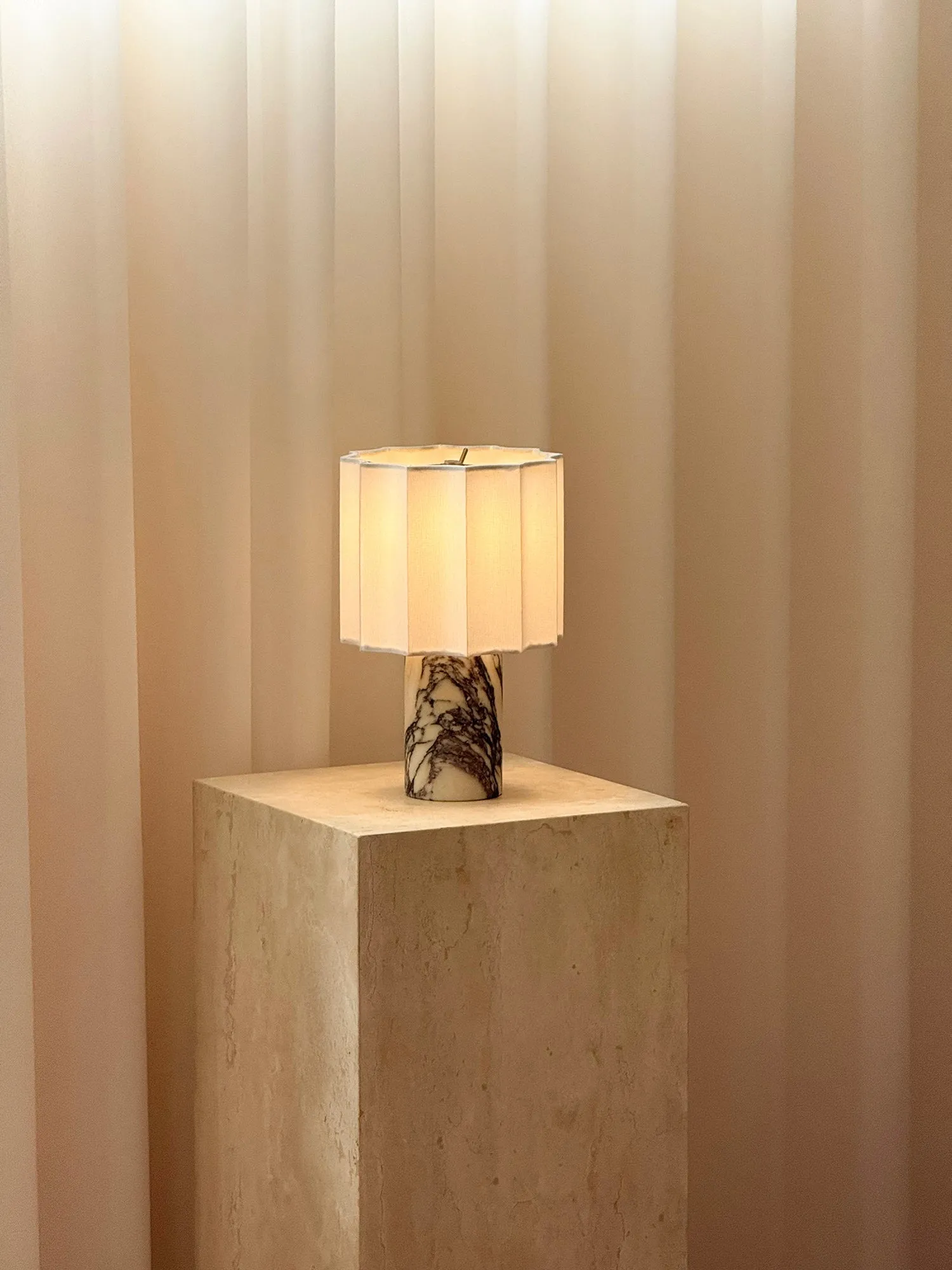 Valli Table Lamp D668