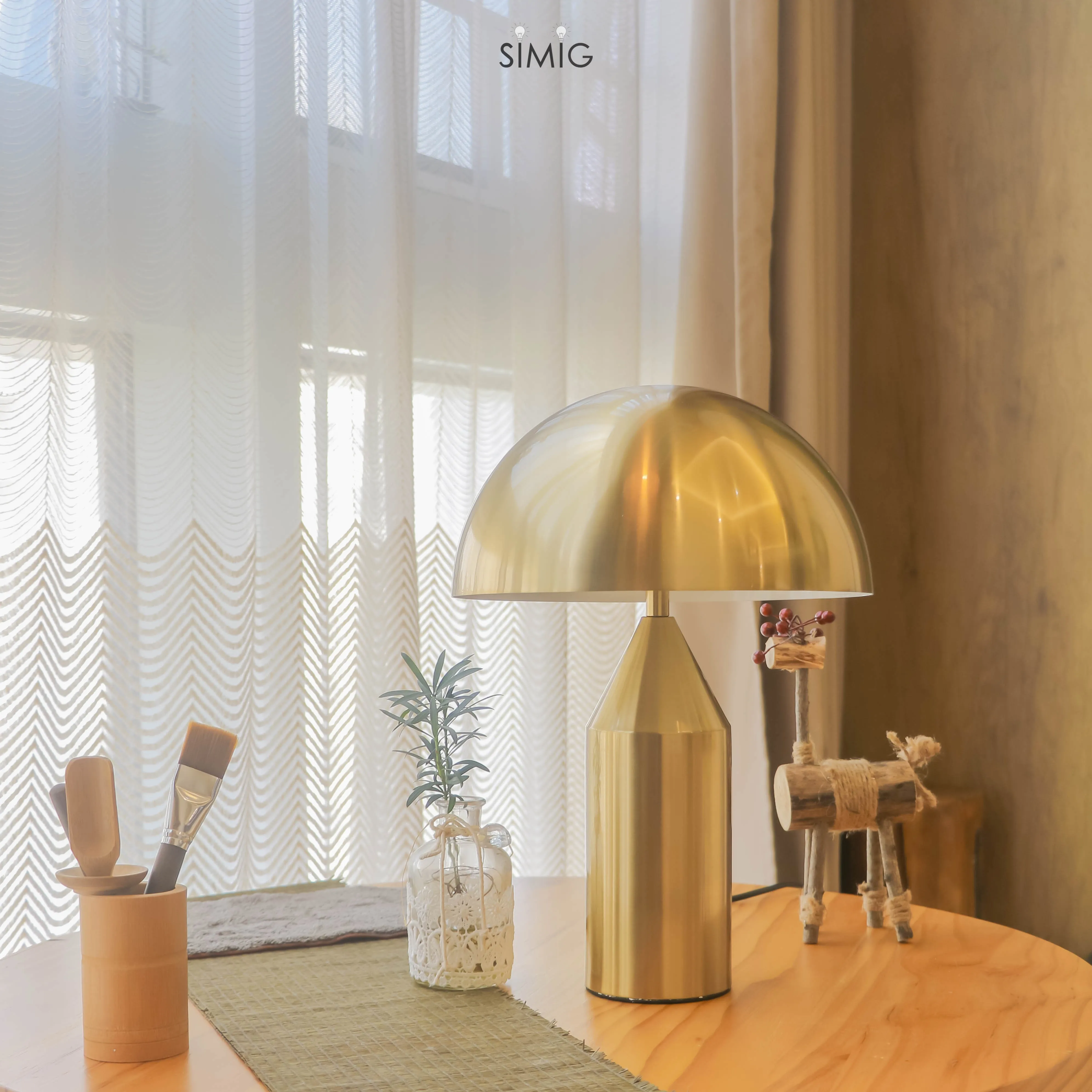 Modern Mushroom Metal Table Lamp for Bedroom
