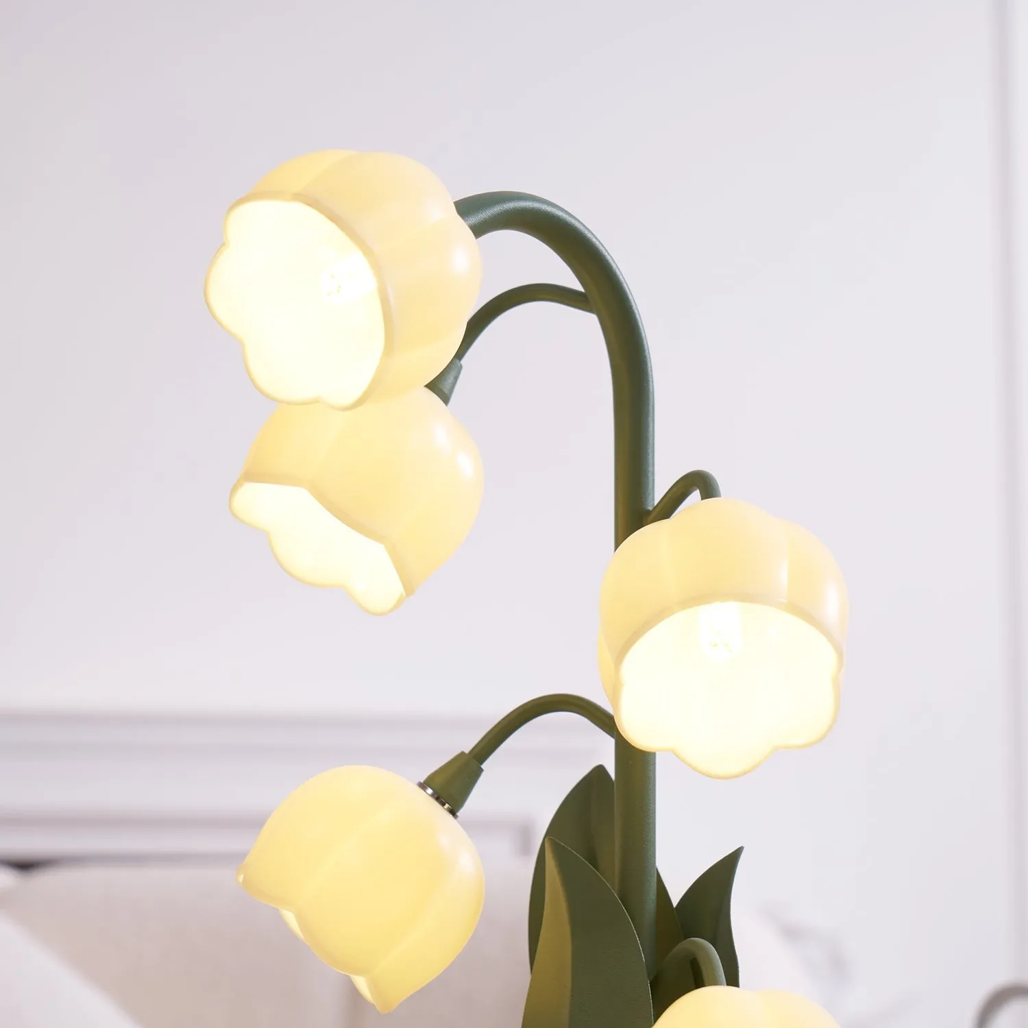 Lily Of The Valley Table Lamp P062