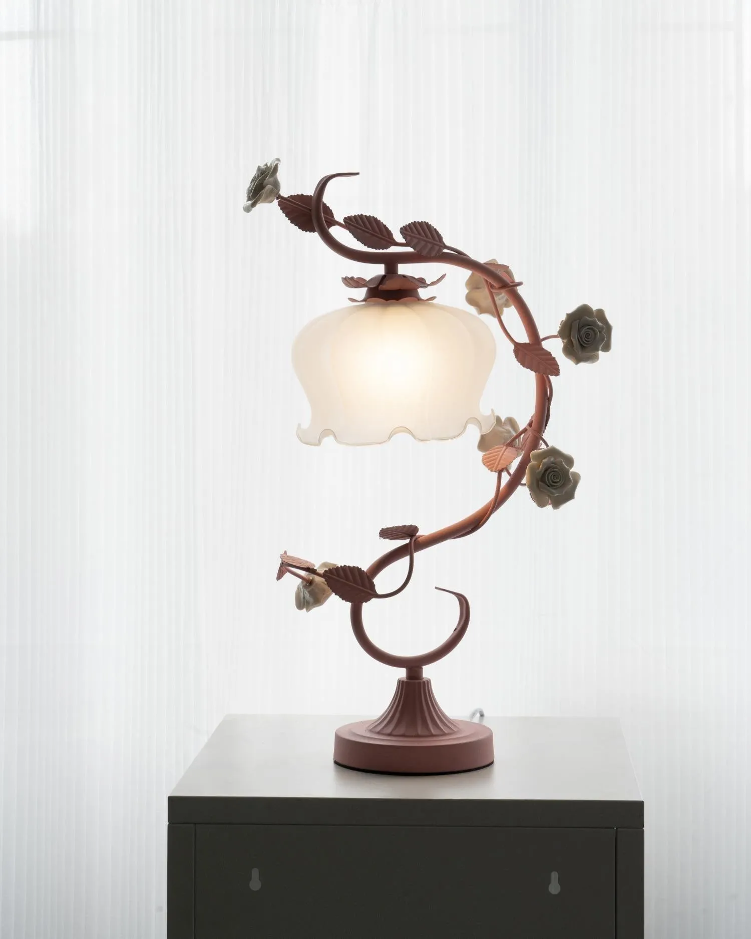 Green Pink White Rose Flower Table Lamp M209