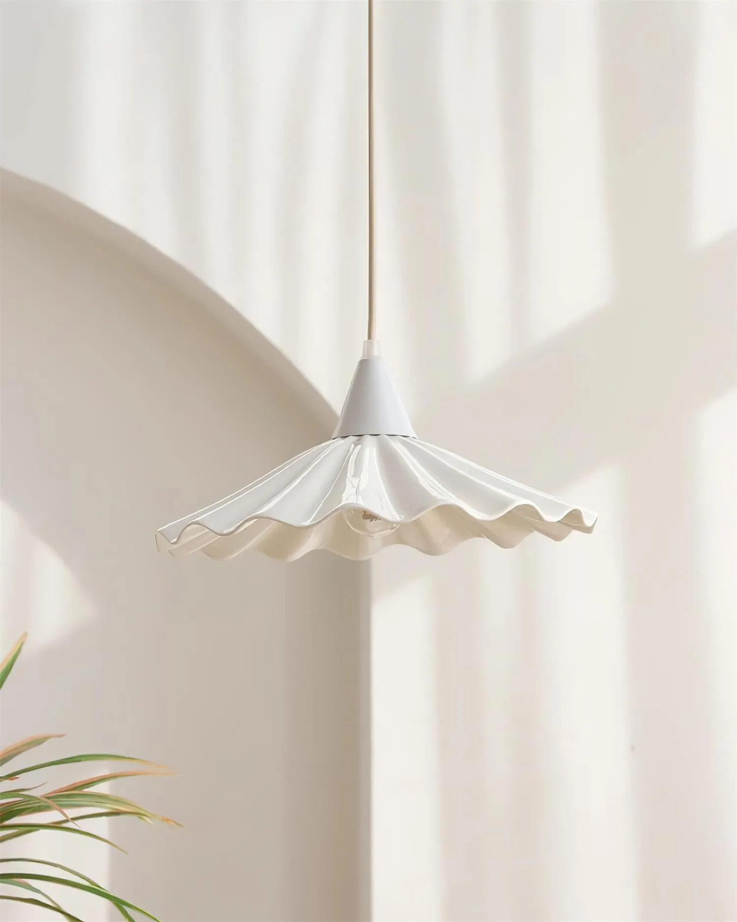 Ruffles Pendant Lamp P016