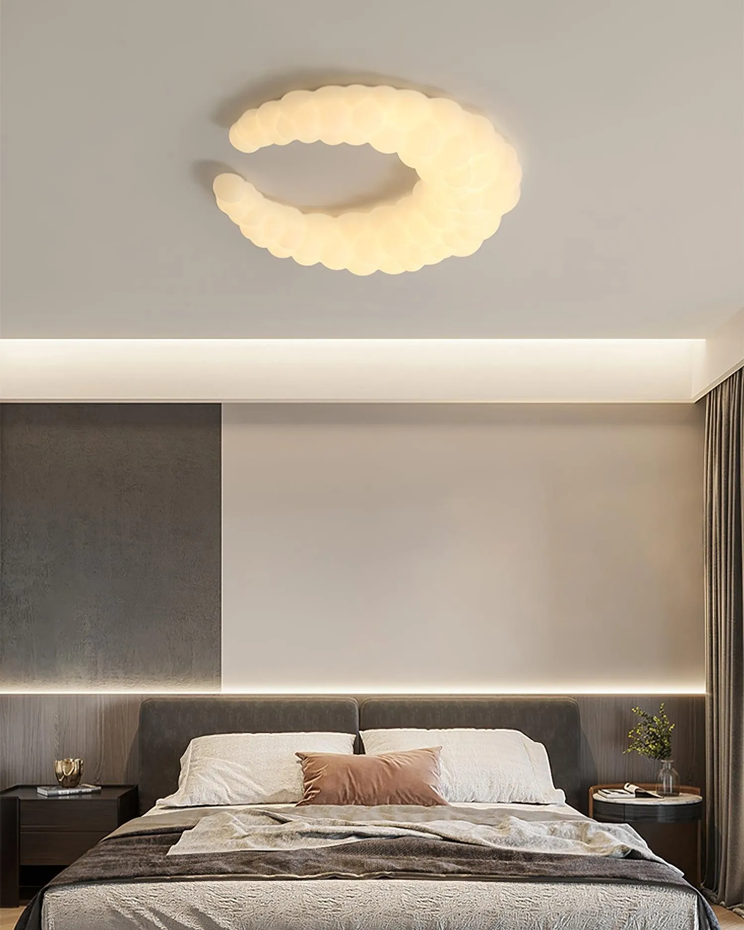 Cream Style Moon Ceiling Lamp M580
