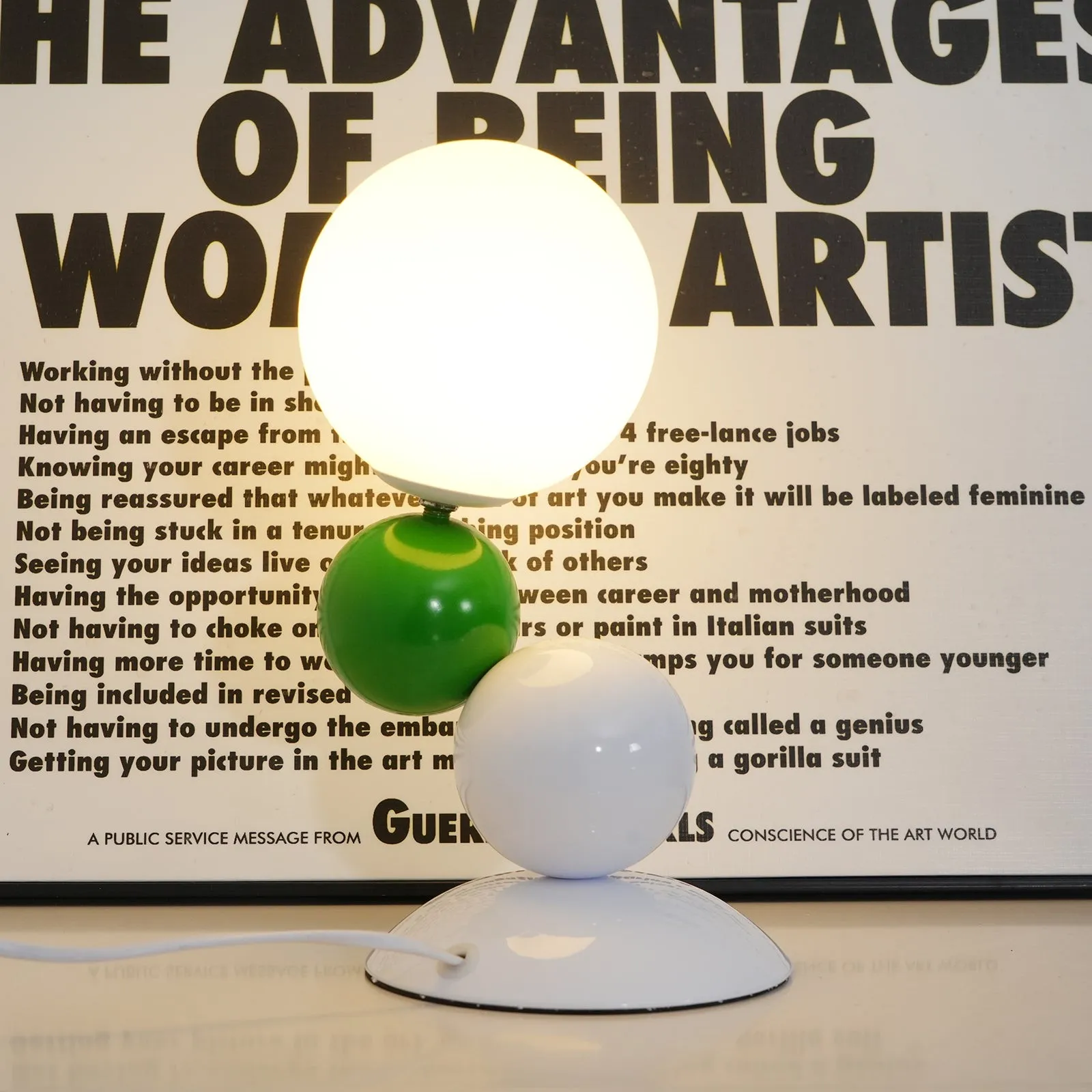 Colorful Design Acrylic Ball Table Lamp M203