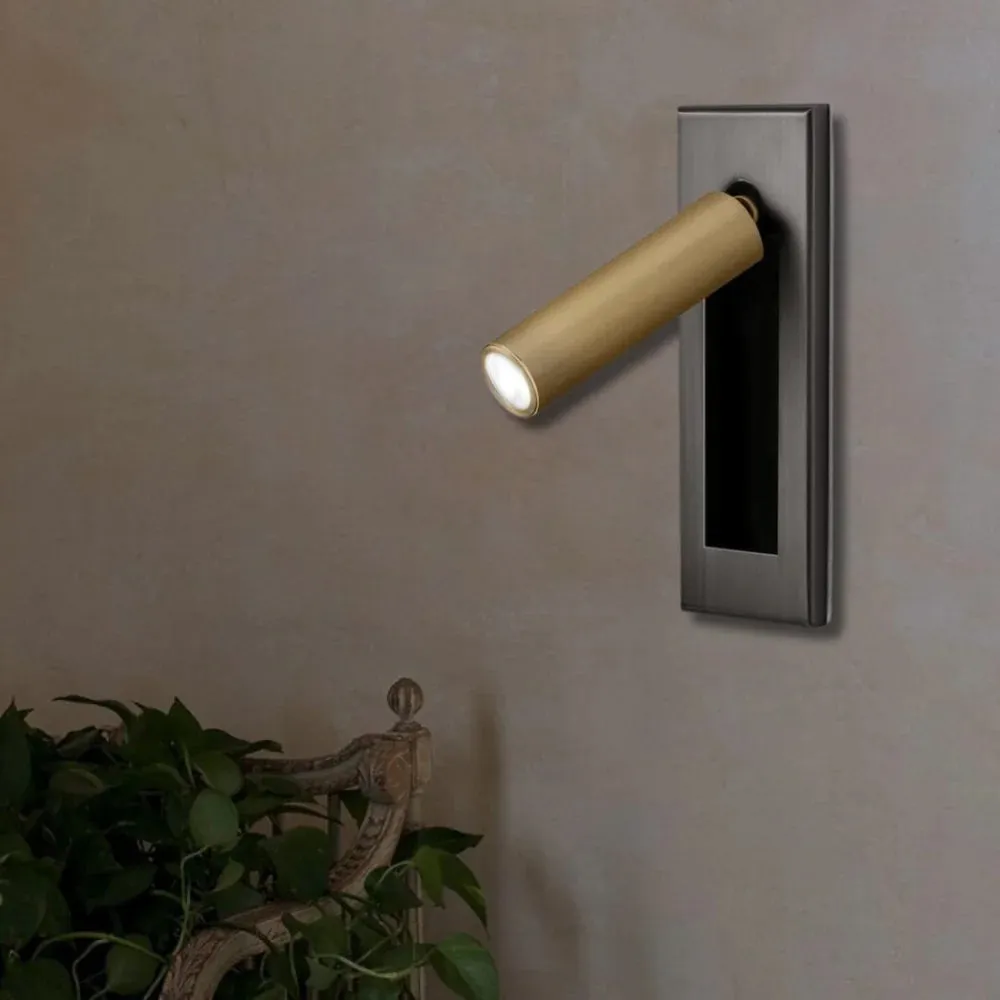 The Modern Square Wall Light D790