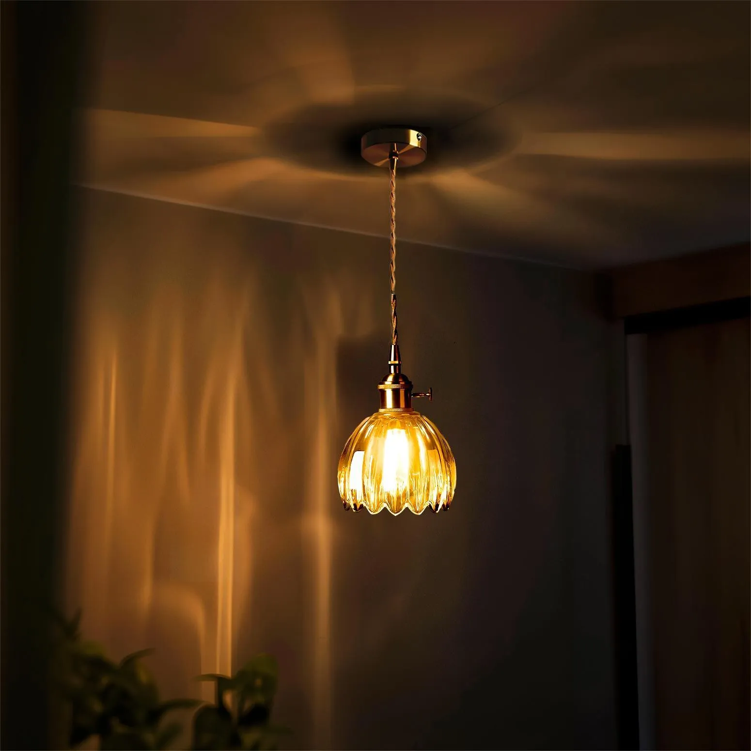 Japanese Retro Glass Flower Pendant Light S28