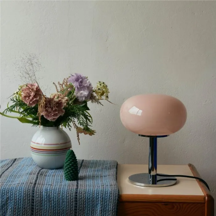 Minimalist Bauhaus Glass Table Lamp S20