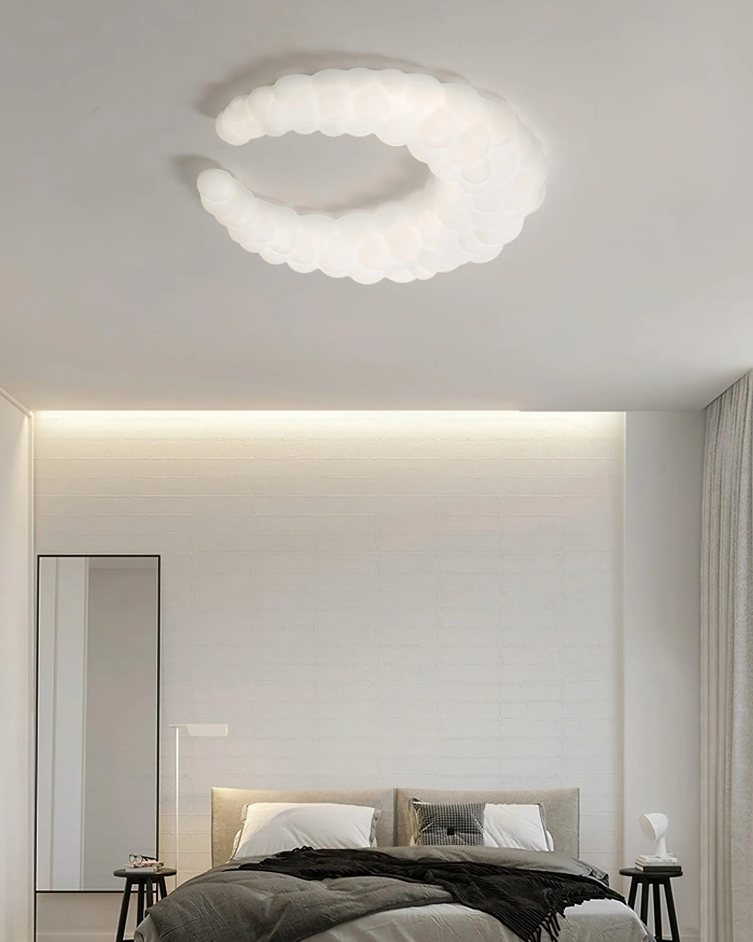 Cream Style Moon Ceiling Lamp M580