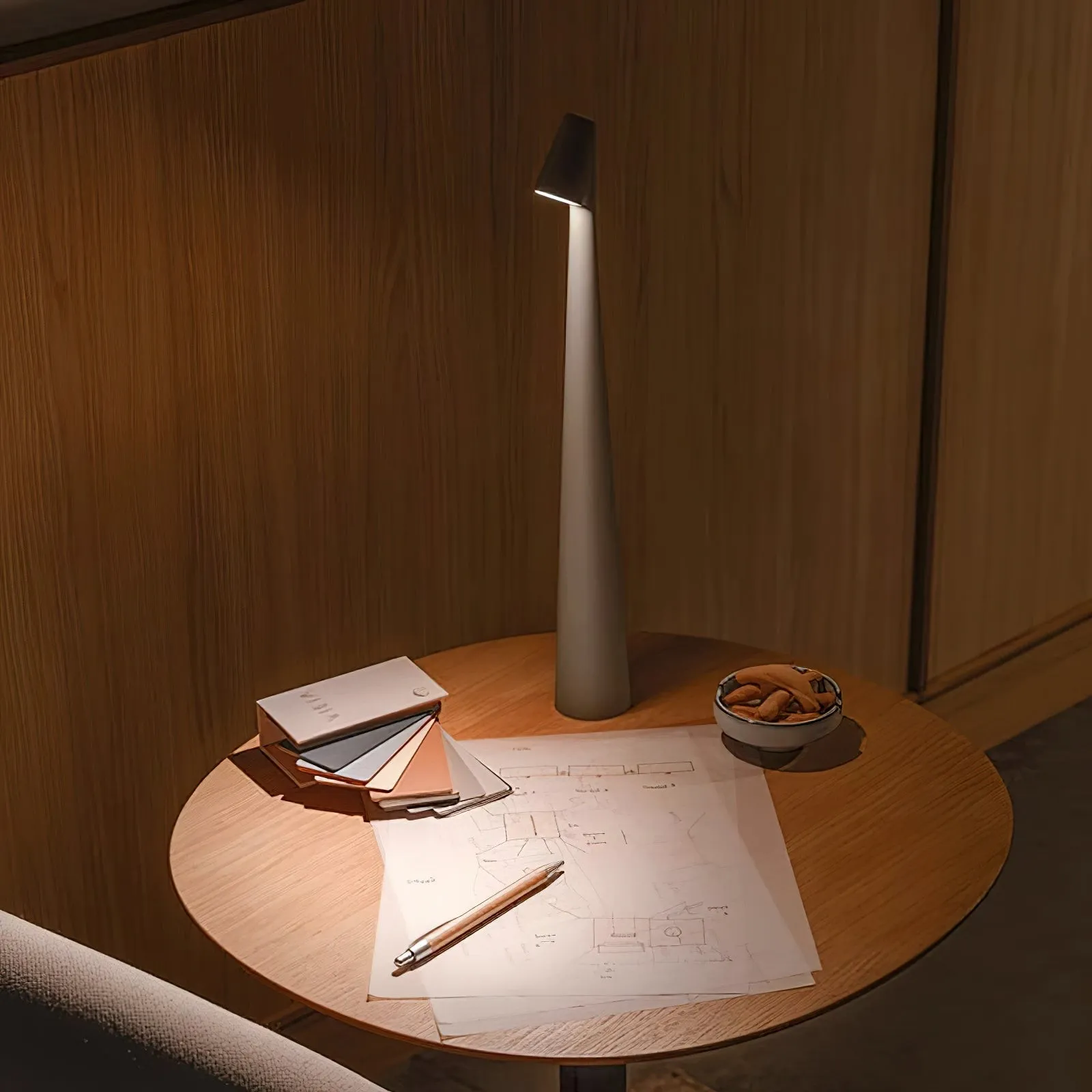 Creative Tall Portable Table Lamp M497